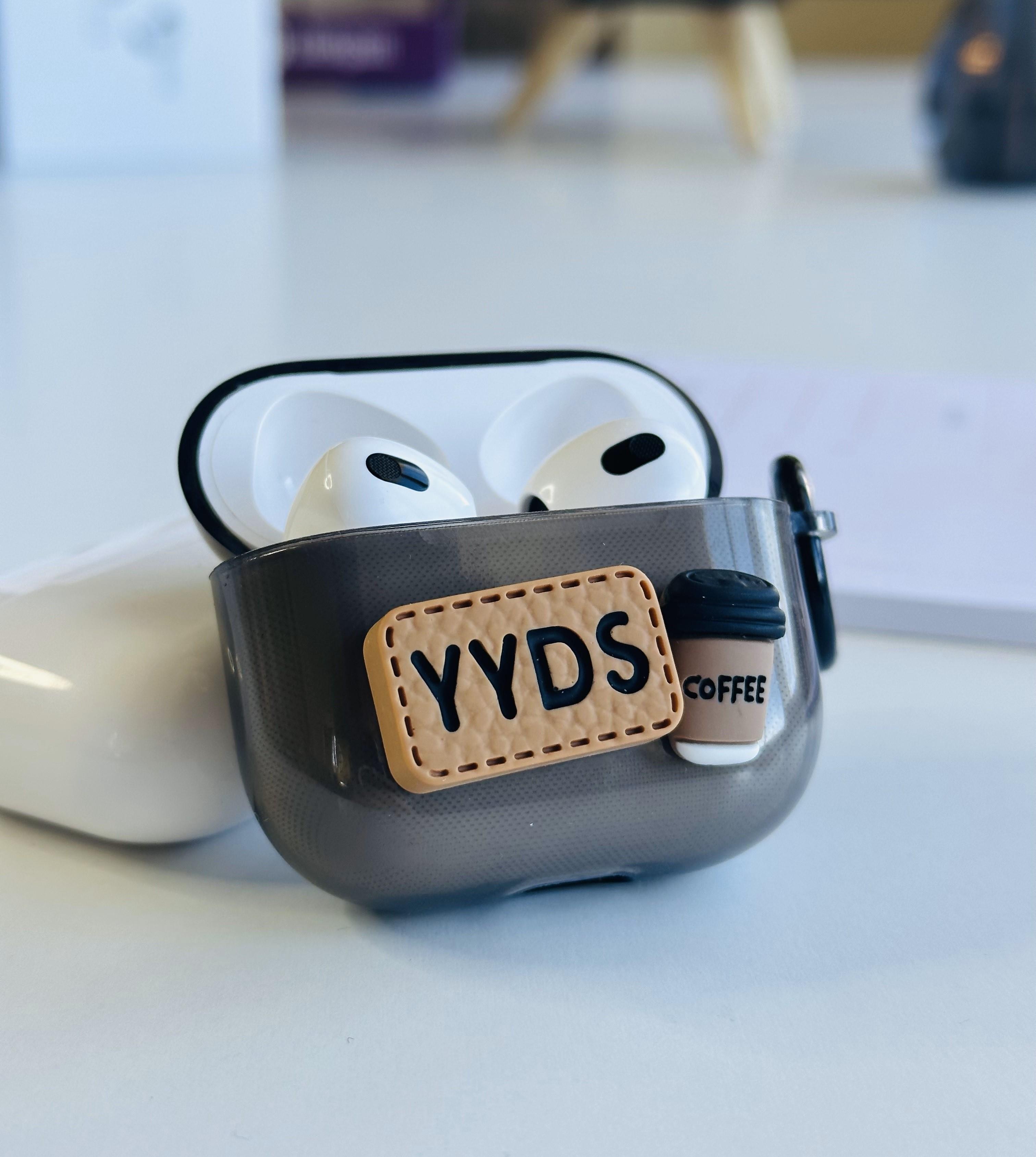 Airpods 3. Nesil Uyumlu Kahve Bardağı Figürlü Airpods Kılıfı Airpods 3. Nesil Uyumlu Kahve Bardağı Figürlü Airpods Kılıfı