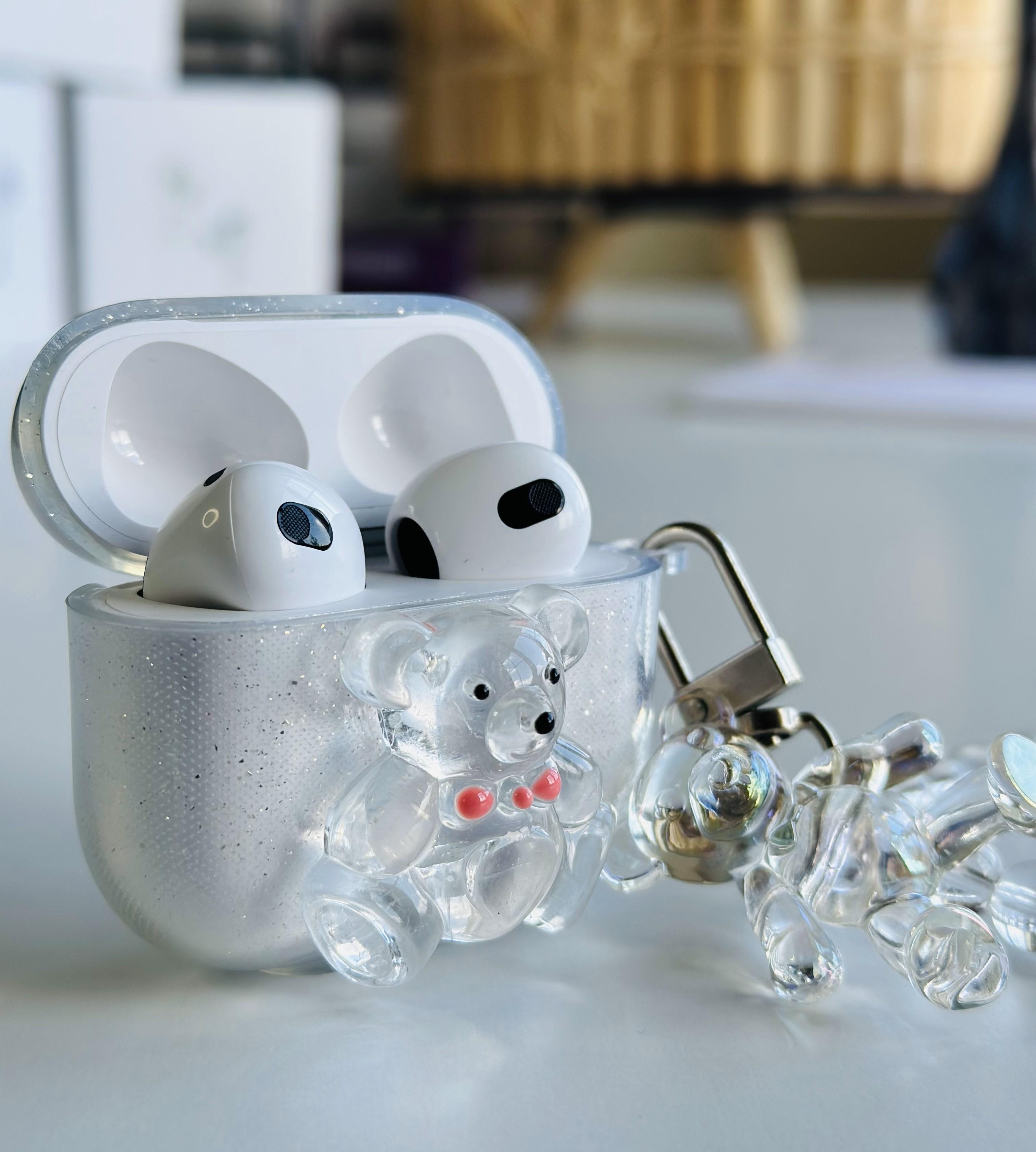 Airpods 3. Nesil Uyumlu Şeffaf Boncuklu Ayıcıklı Airpods Kılıfı Airpods 3. Nesil Uyumlu Şeffaf Boncuklu Ayıcıklı Airpods Kılıfı