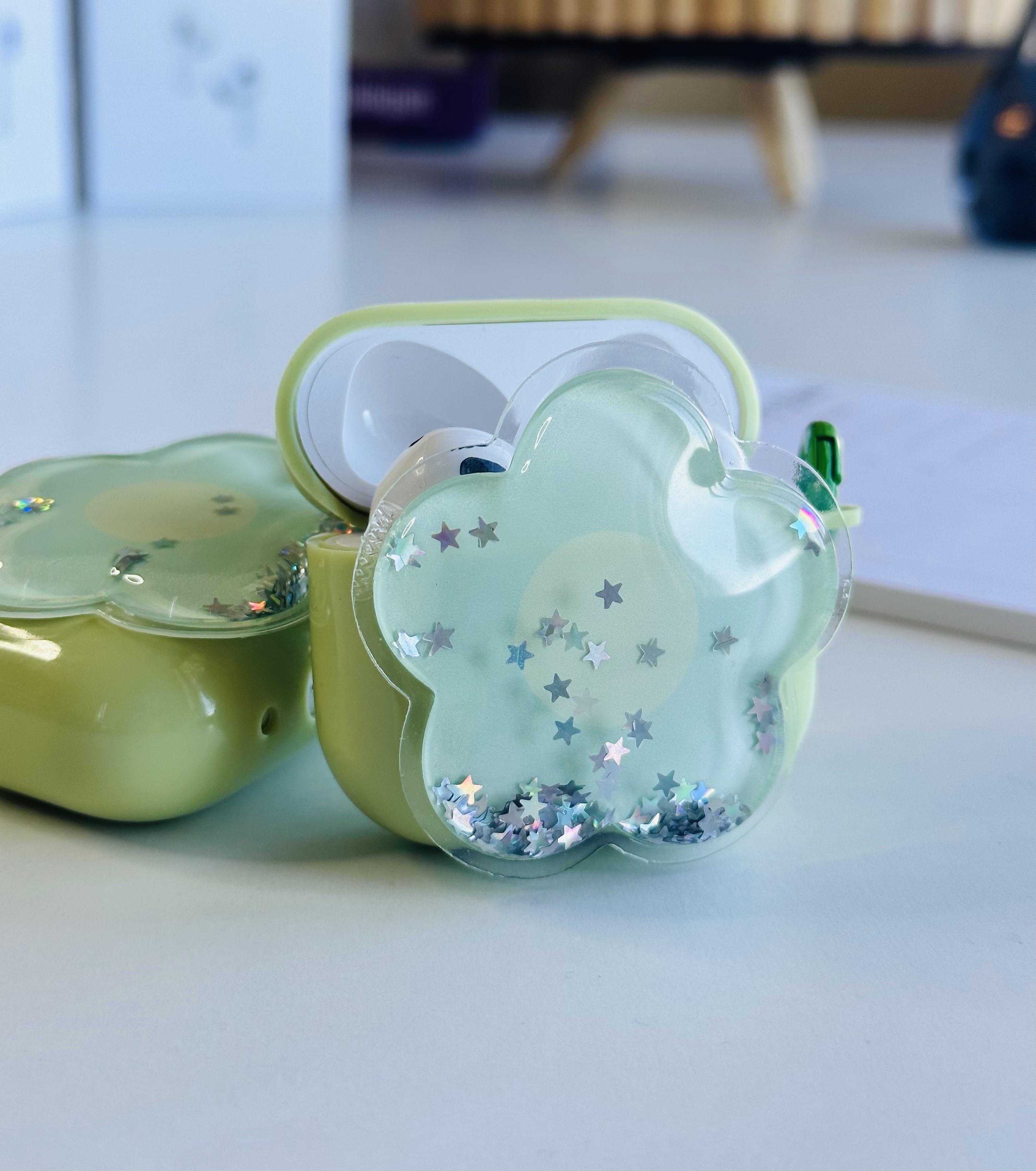 Airpods 3. Nesil Uyumlu Sulu Simli Çiçek Figürlü Airpods Kılıfı Airpods 3. Nesil Uyumlu Sulu Simli Çiçek Figürlü Airpods Kılıfı