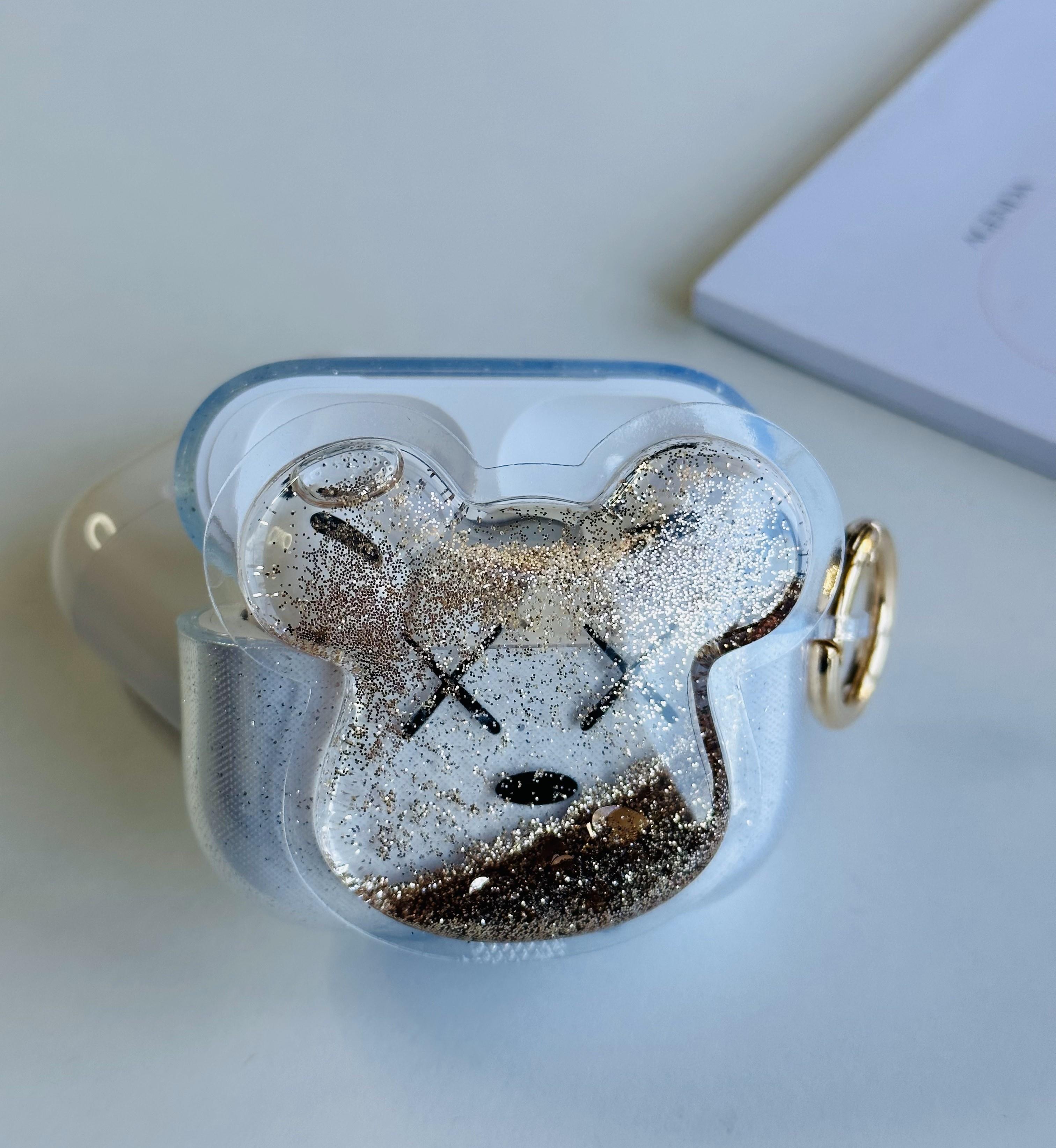 Airpods Pro 2. Nesil Uyumlu Sulu Simli Ayıcık Airpods Kılıfı Airpods Pro 2. Nesil Uyumlu Sulu Simli Ayıcık Airpods Kılıfı