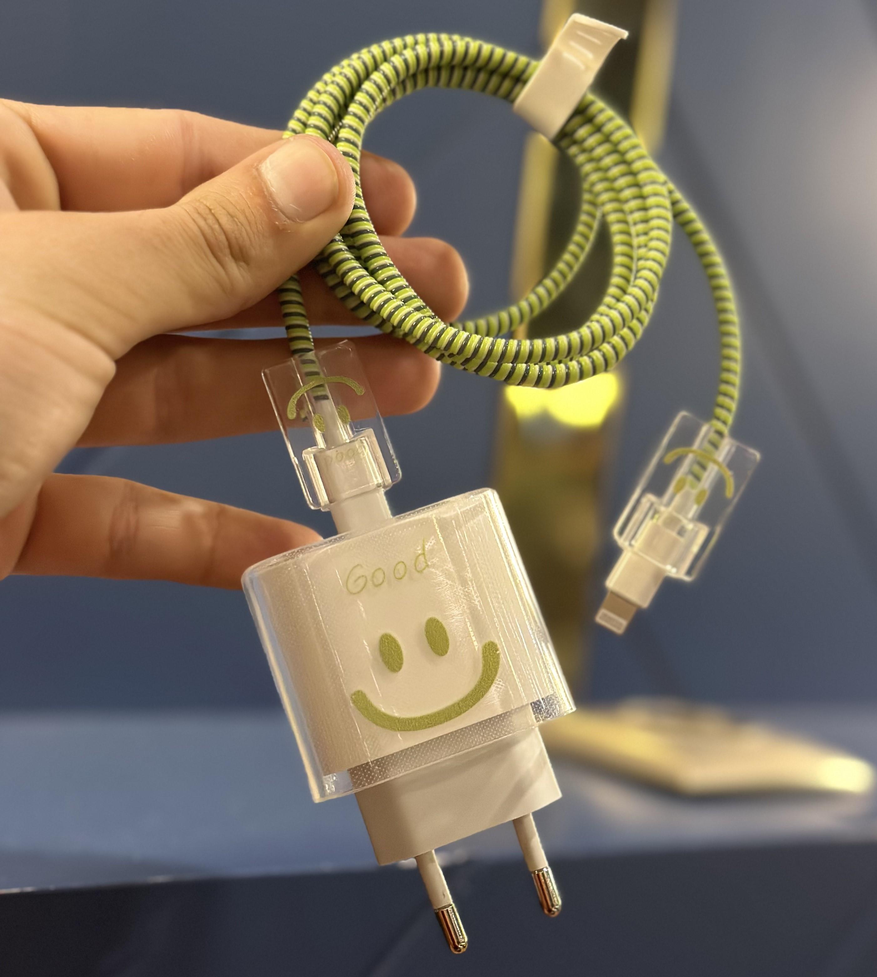 Apple 20 W Adaptör Uyumlu Gülen Yüz Kablo Koruyucu Set Apple 20 W Adaptör Uyumlu Gülen Yüz Kablo Koruyucu Set