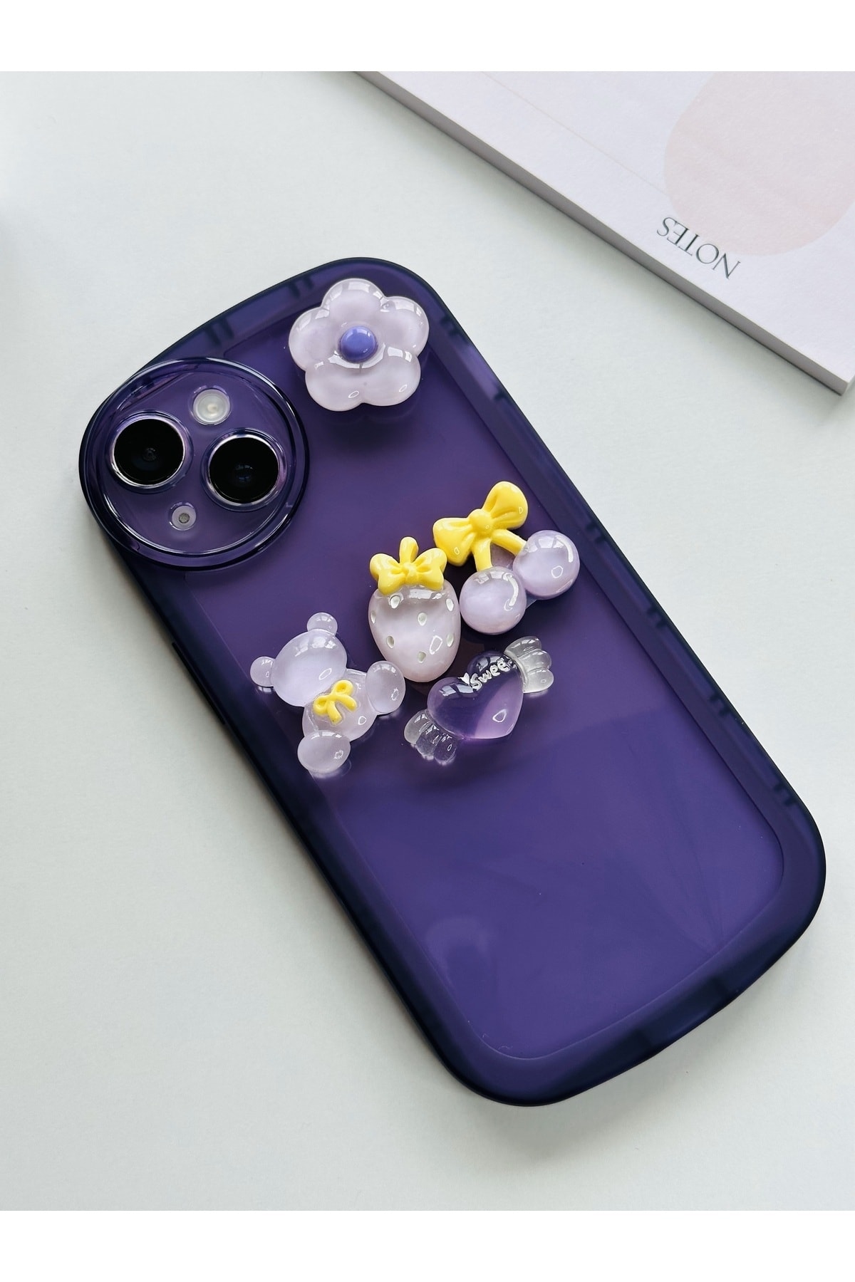 iPhone 11 Uyumlu Dönen Çiçekli Figürlü Mor Kılıf iPhone 11 Uyumlu Dönen Çiçekli Figürlü Mor Kılıf