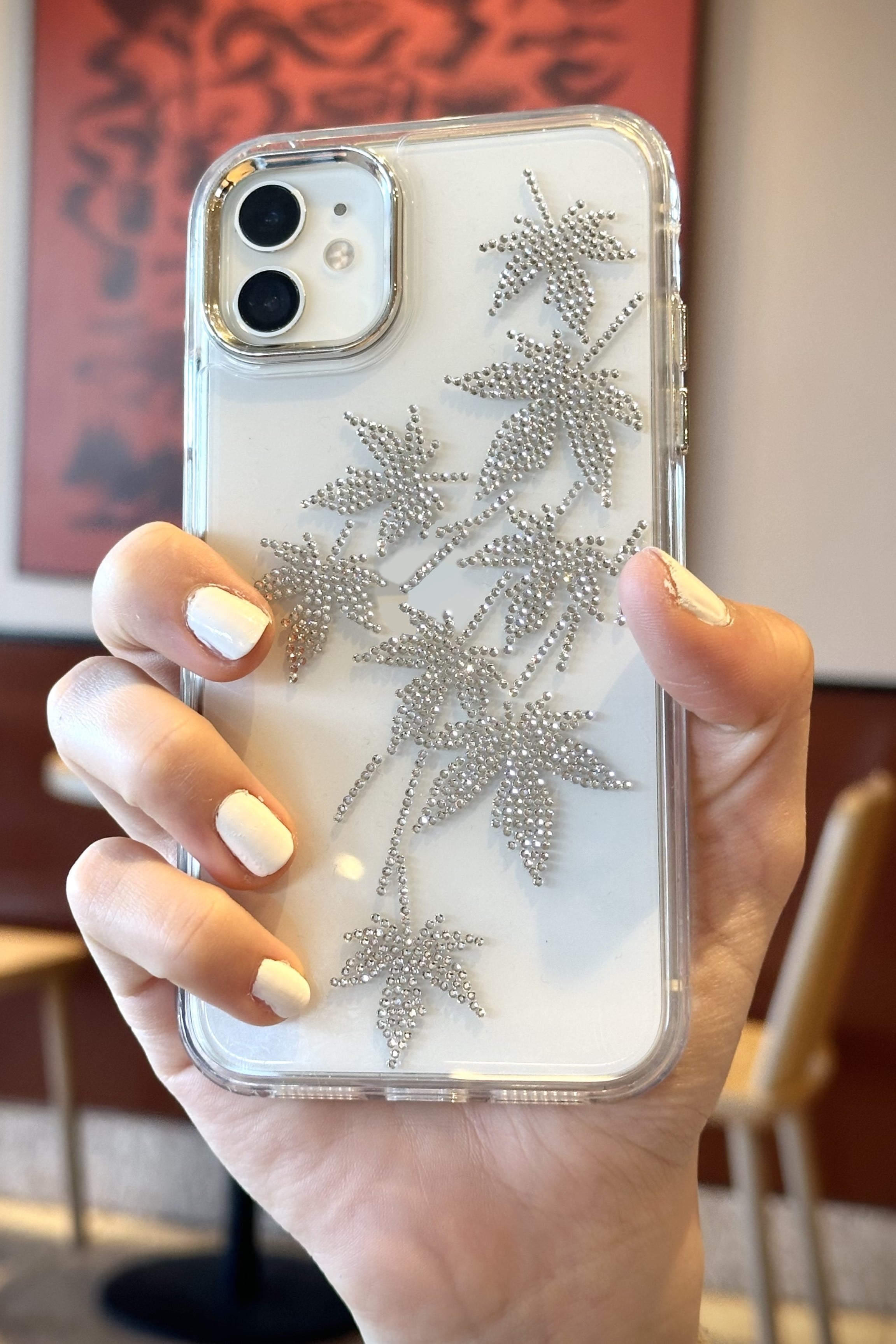 iPhone 11 Uyumlu Taşlı Yaprak Desenli Şeffaf Kılıf iPhone 11 Uyumlu Taşlı Yaprak Desenli Şeffaf Kılıf