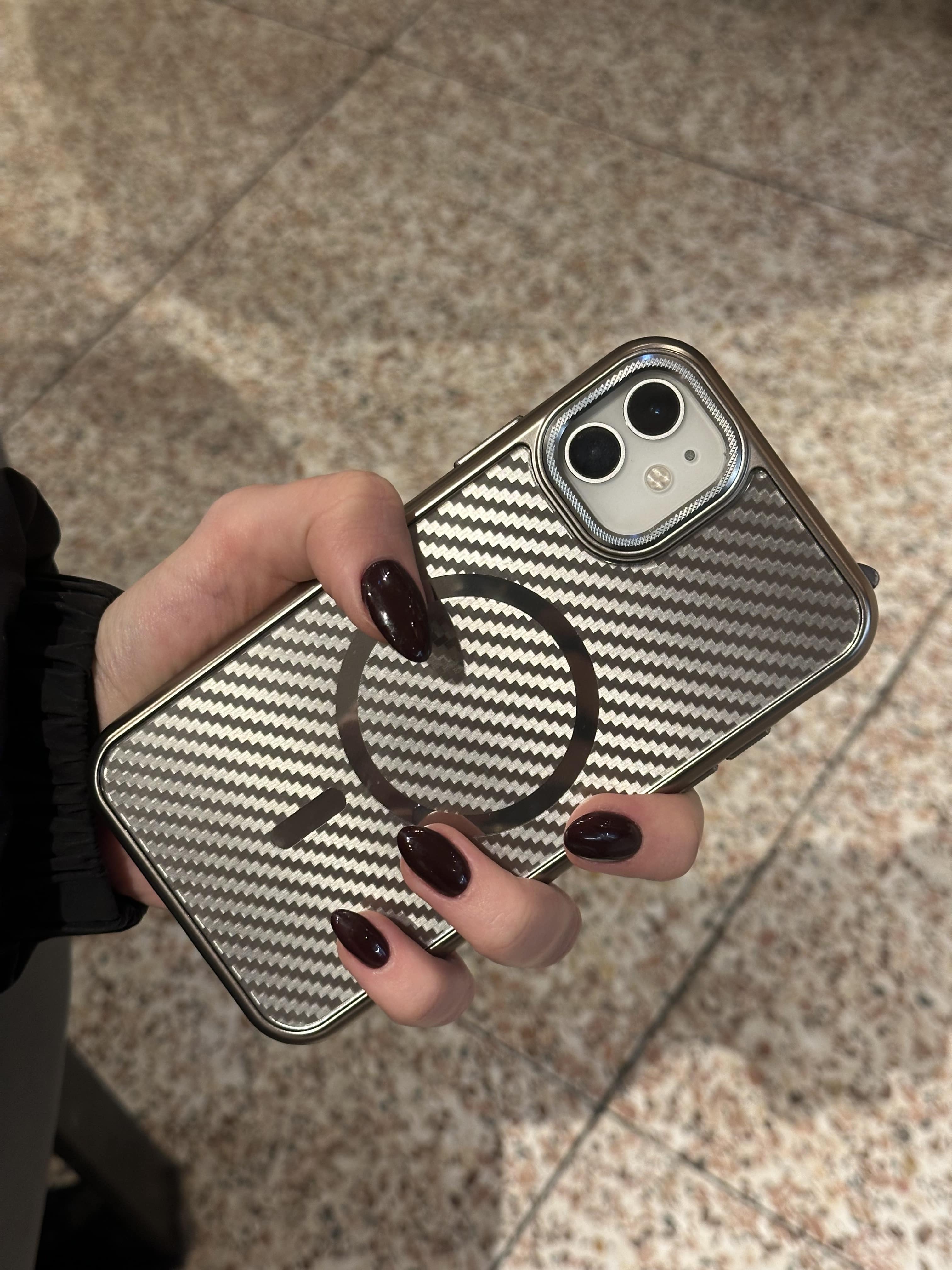 iPhone 11 Uyumlu Titanyum Çöl Karbon Fiber MagSafe Özellikli Kılıf iPhone 11 Uyumlu Titanyum Çöl Karbon Fiber MagSafe Özellikli Kılıf