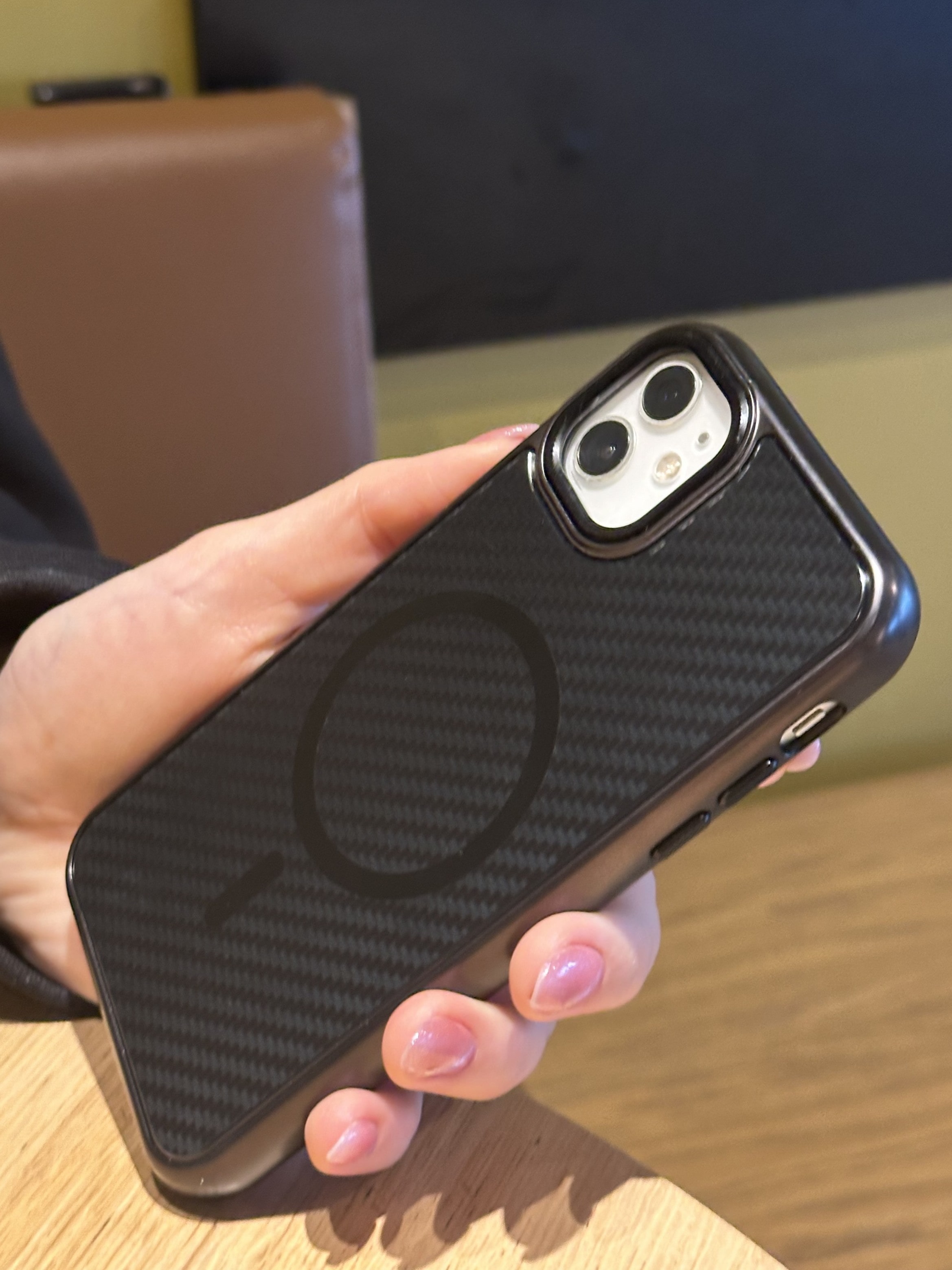 iPhone 11 Uyumlu Titanyum Siyah Karbon Fiber MagSafe Özellikli Kılıf iPhone 11 Uyumlu Titanyum Siyah Karbon Fiber MagSafe Özellikli Kılıf