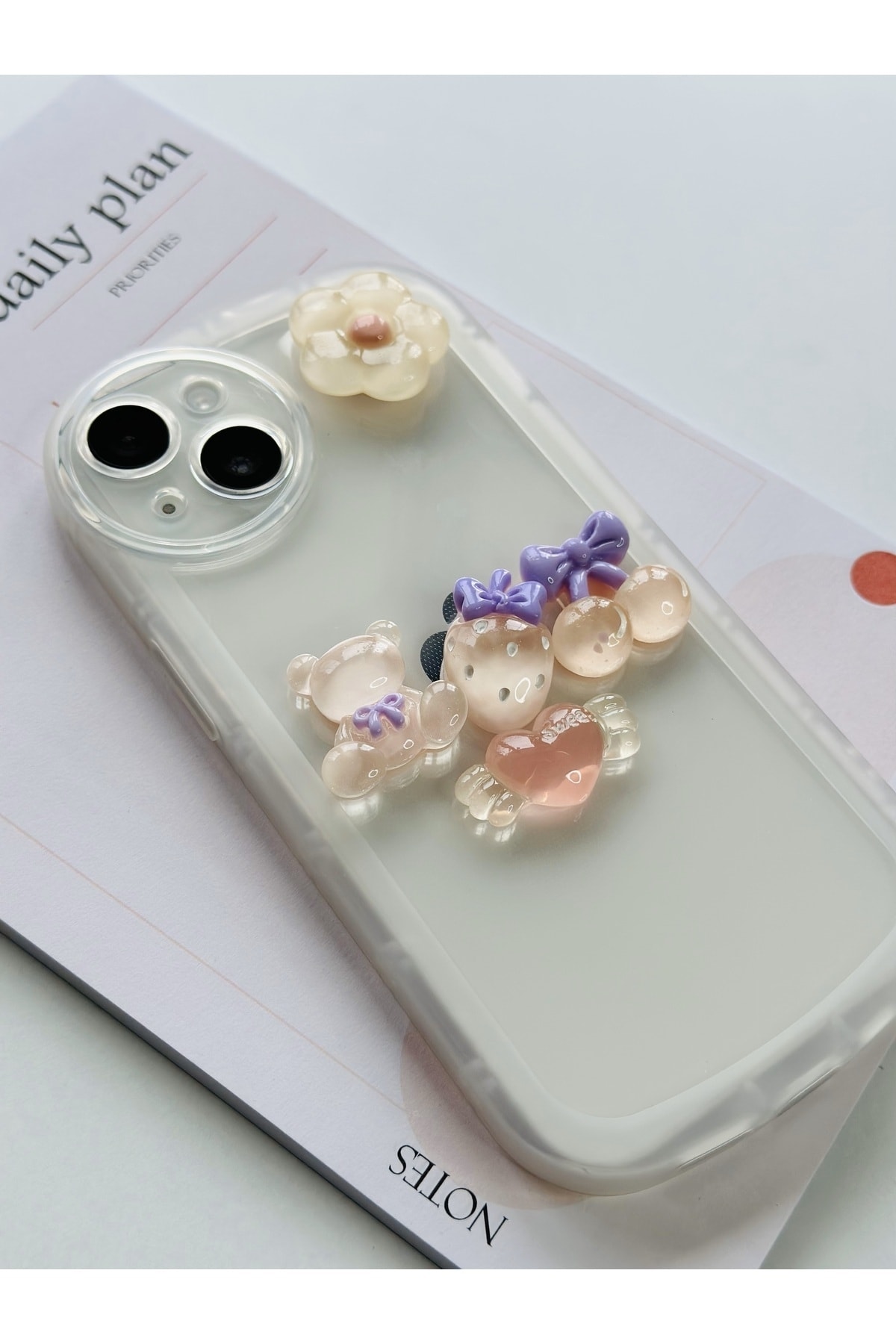 iPhone 13 ProMax Uyumlu Dönen Çiçekli Şeffaf Figürlü Kılıf iPhone 13 ProMax Uyumlu Dönen Çiçekli Şeffaf Figürlü Kılıf