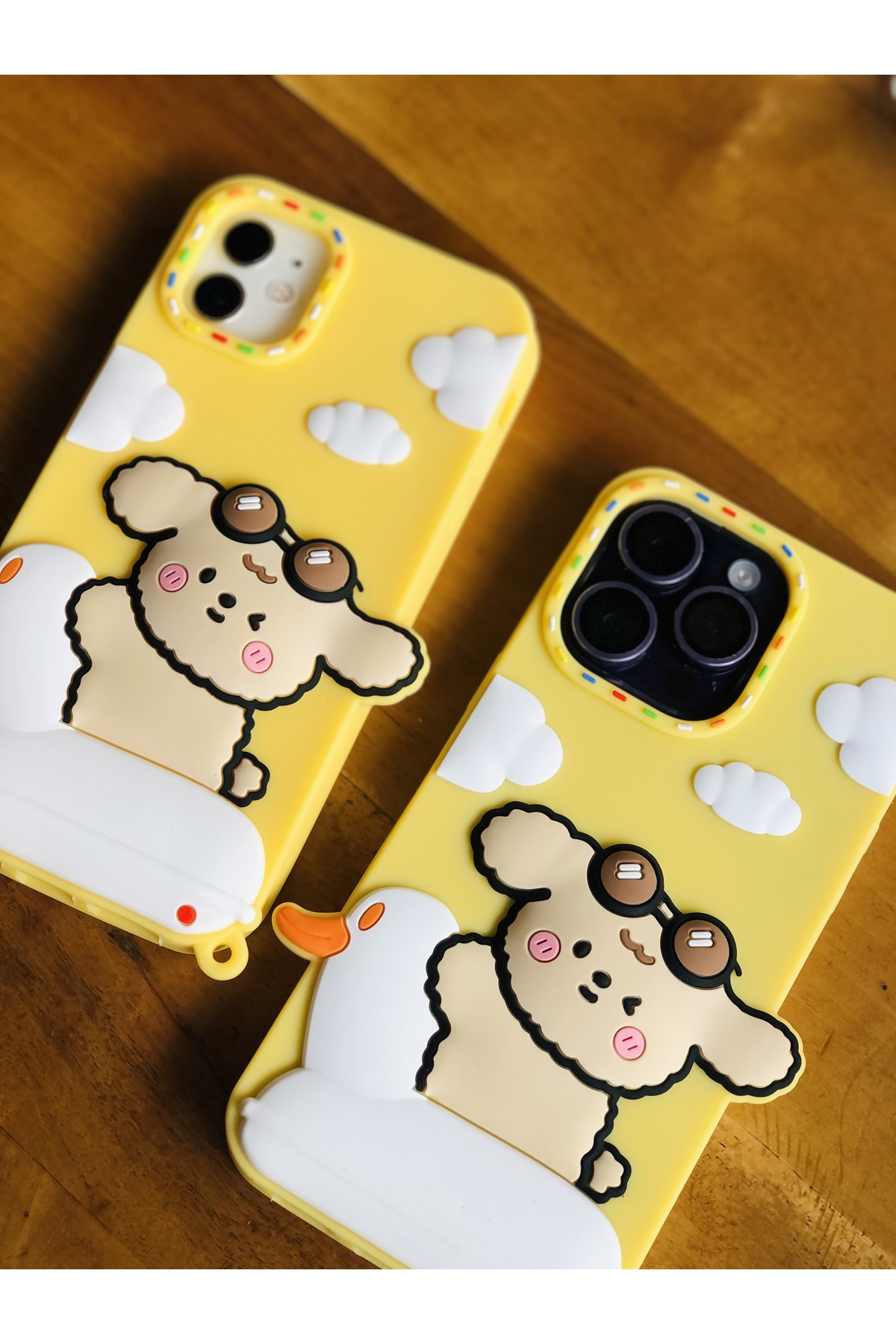 iPhone 13 Promax Uyumlu Sevimli Köpek Ve Ördek Silikon Kabartmalı Kılıf iPhone 13 Promax Uyumlu Sevimli Köpek Ve Ördek Silikon Kabartmalı Kılıf