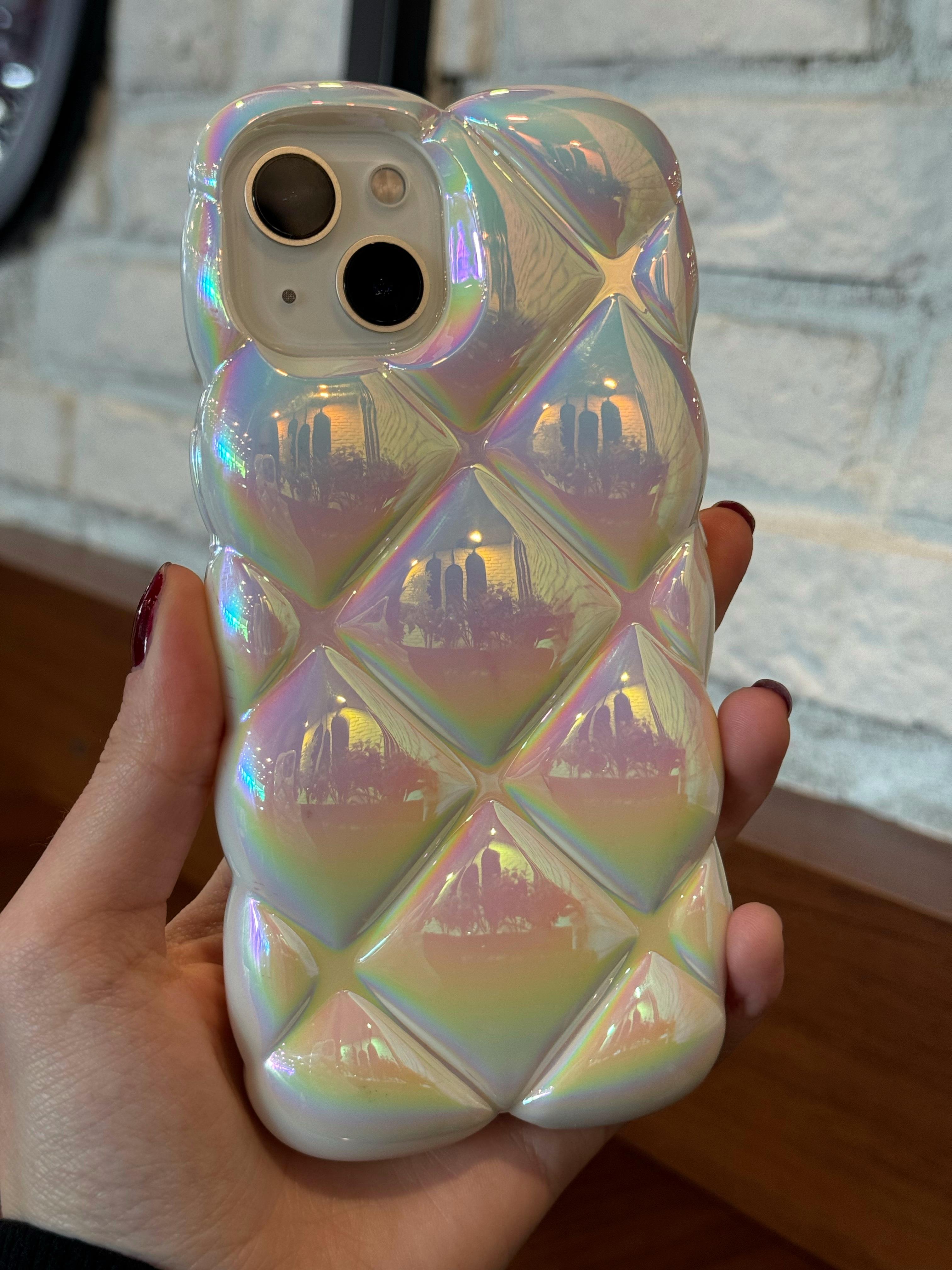 iPhone 14 Uyumlu Beyaz Hologramlı Baklava Dilimli Puf Kılıf iPhone 14 Uyumlu Beyaz Hologramlı Baklava Dilimli Puf Kılıf