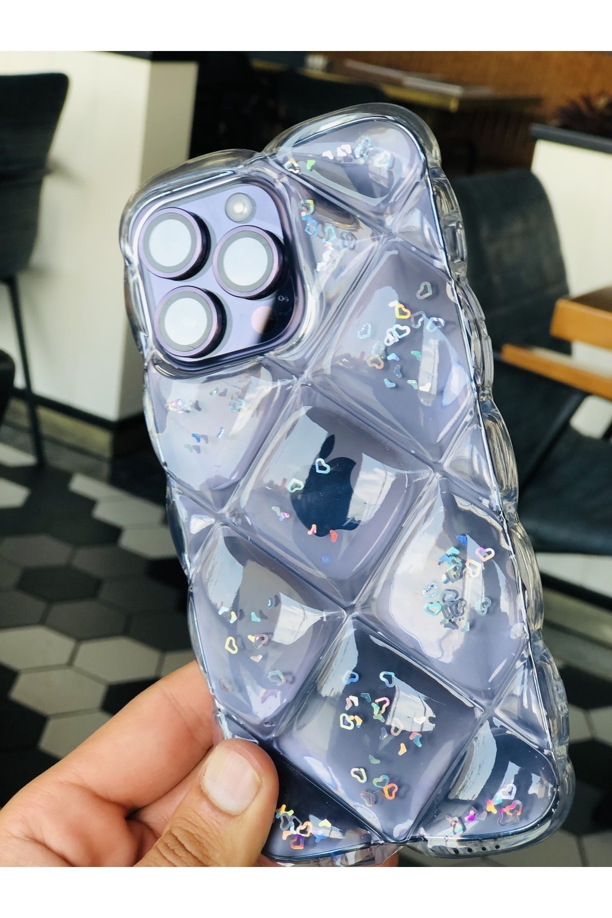 iPhone 14 Kristal Puf Case Şeffaf Parlak Kalpli iPhone 14 Kristal Puf Case Şeffaf Parlak Kalpli