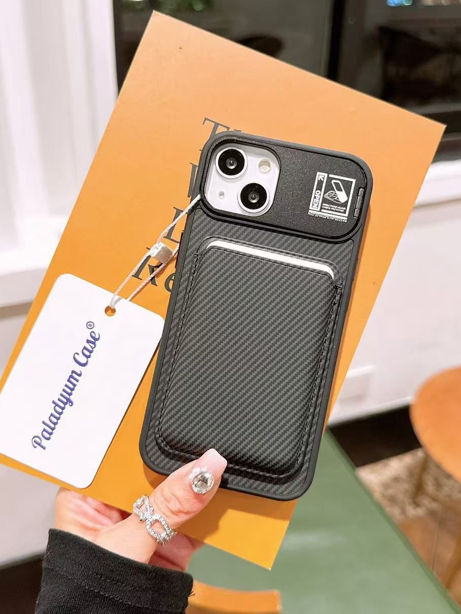 iPhone 14 Plus Ve 15 Plus Uyumlu Kamera Çerçeve Standlı Siyah Karbon Deri Cüzdanlı Kılıf iPhone 14 Plus Ve 15 Plus Uyumlu Kamera Çerçeve Standlı Siyah Karbon Deri Cüzdanlı Kılıf