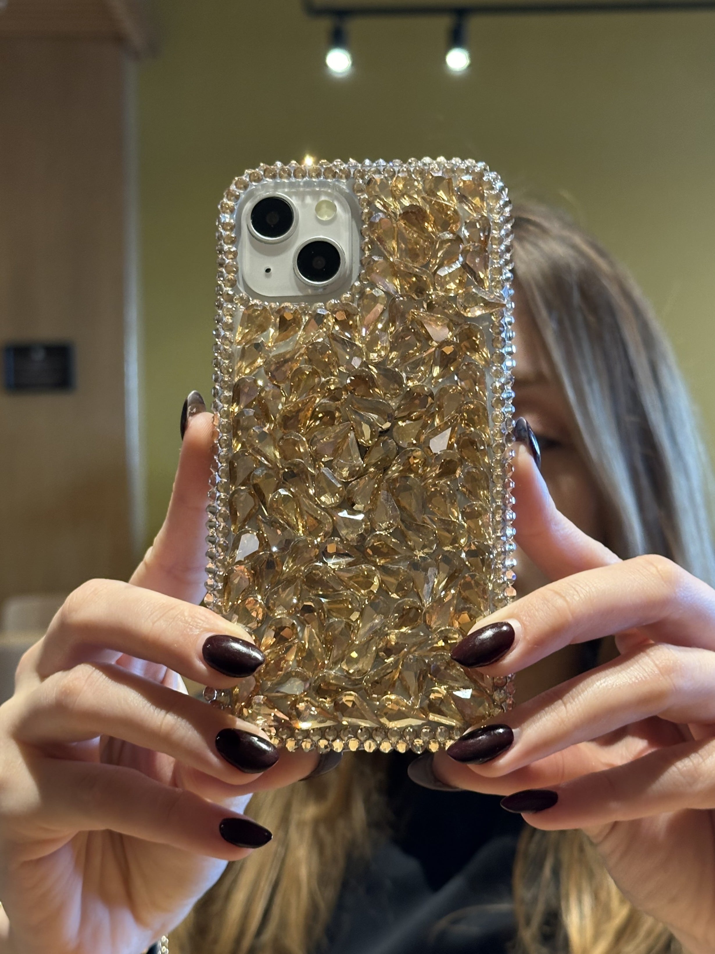 iPhone 14 Plus Ve 15 Plus Uyumlu Lüks Gold Kristal Taşlı Kılıf iPhone 14 Plus Ve 15 Plus Uyumlu Lüks Gold Kristal Taşlı Kılıf