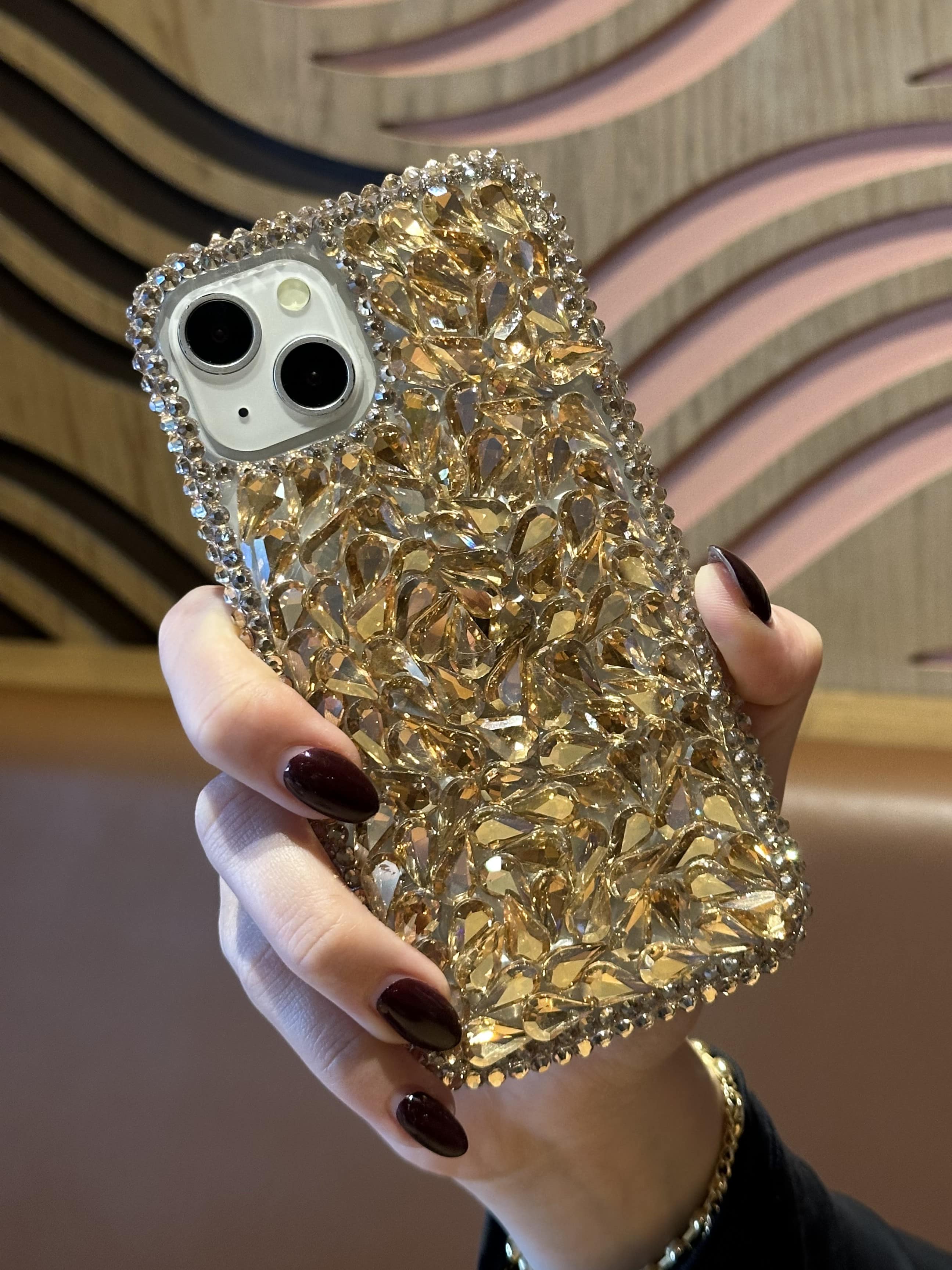 iPhone 14 Plus Ve 15 Plus Uyumlu Lüks Gold Kristal Taşlı Kılıf iPhone 14 Plus Ve 15 Plus Uyumlu Lüks Gold Kristal Taşlı Kılıf