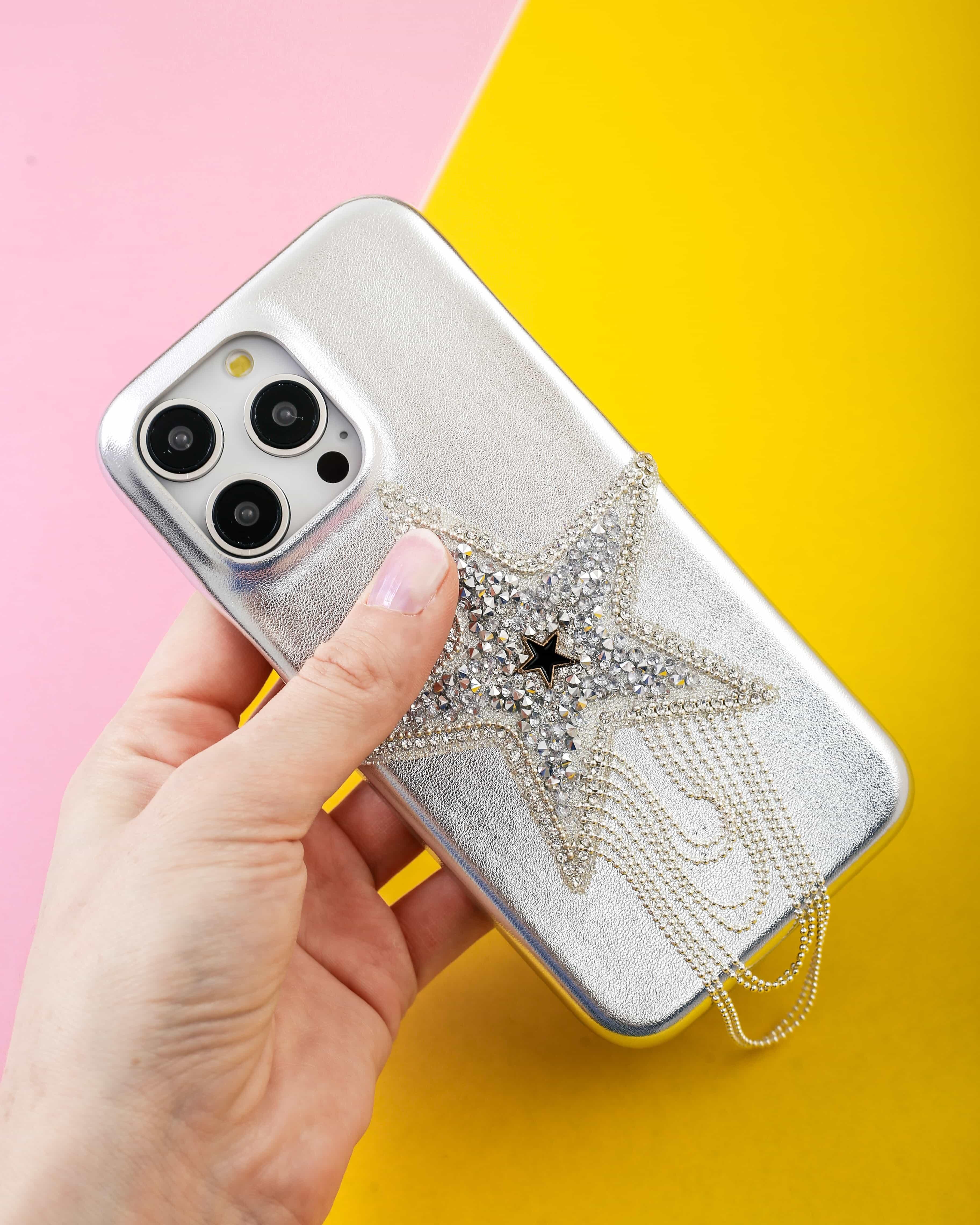 iPhone 14 Pro Uyumlu Lüks Gümüş Yıldızlı Taşlı Püsküllü Kılıf iPhone 14 Pro Uyumlu Lüks Gümüş Yıldızlı Taşlı Püsküllü Kılıf