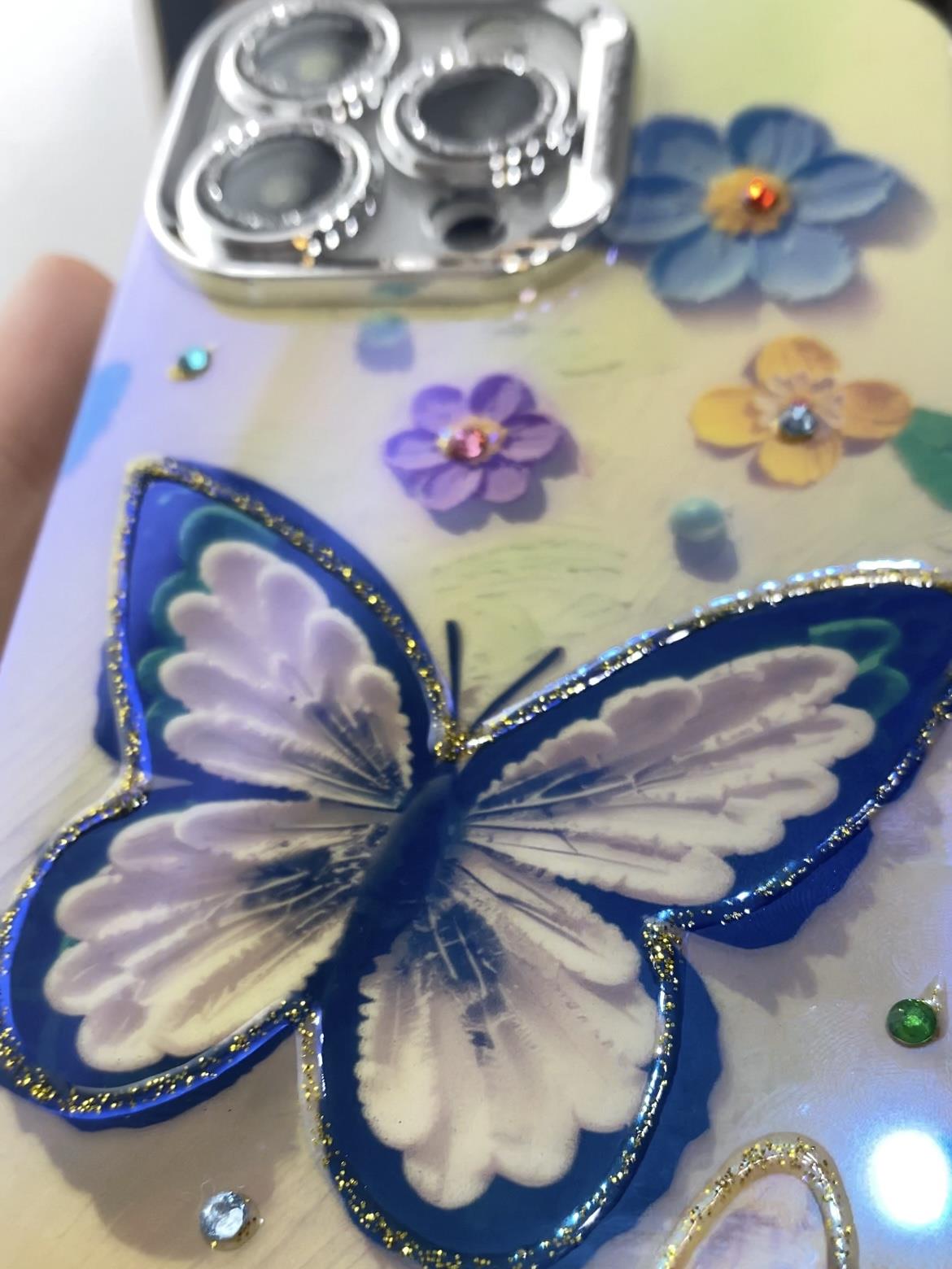 iPhone 14 Promax Uyumlu Lens Korumalı Simli Kelebekli Çiçekli Kılıf iPhone 14 Promax Uyumlu Lens Korumalı Simli Kelebekli Çiçekli Kılıf