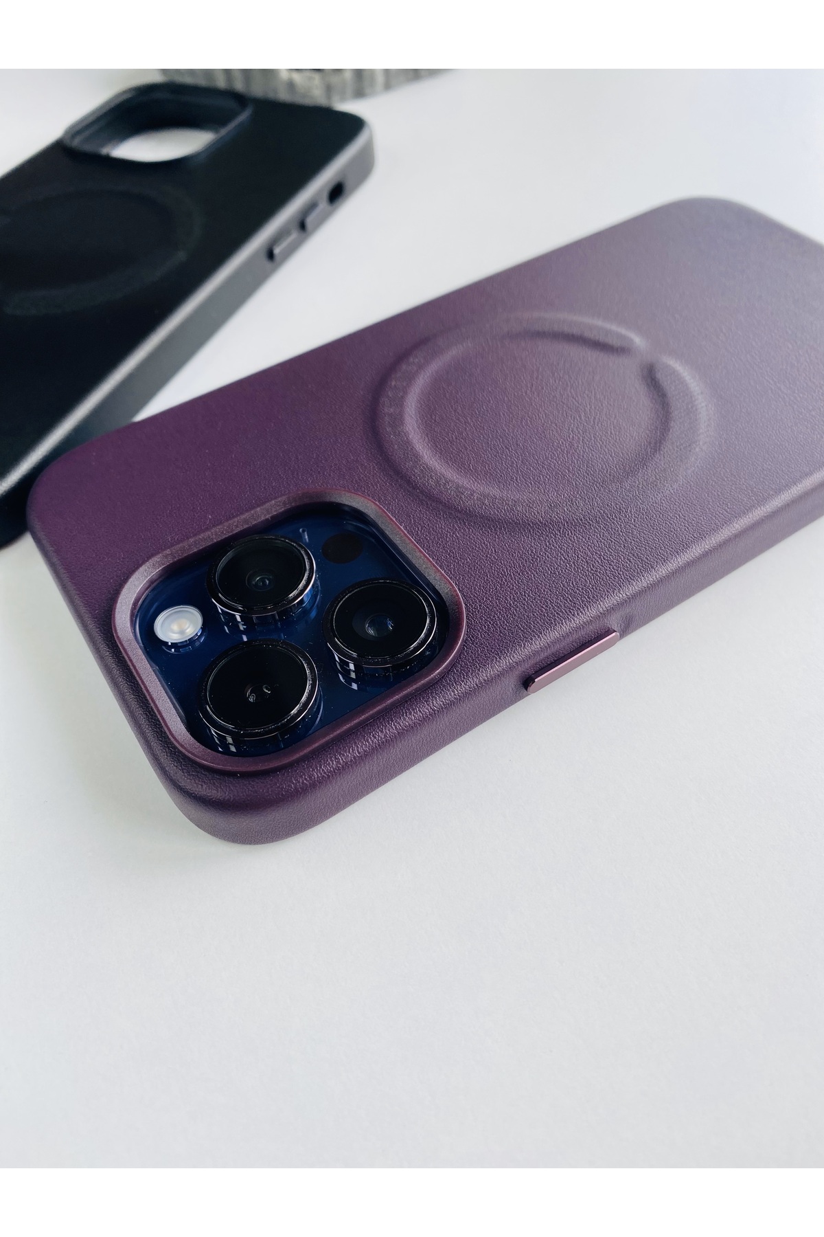 iPhone 14 Uyumlu Premium Mürdüm Renk Deri Kılıf iPhone 14 Uyumlu Premium Mürdüm Renk Deri Kılıf