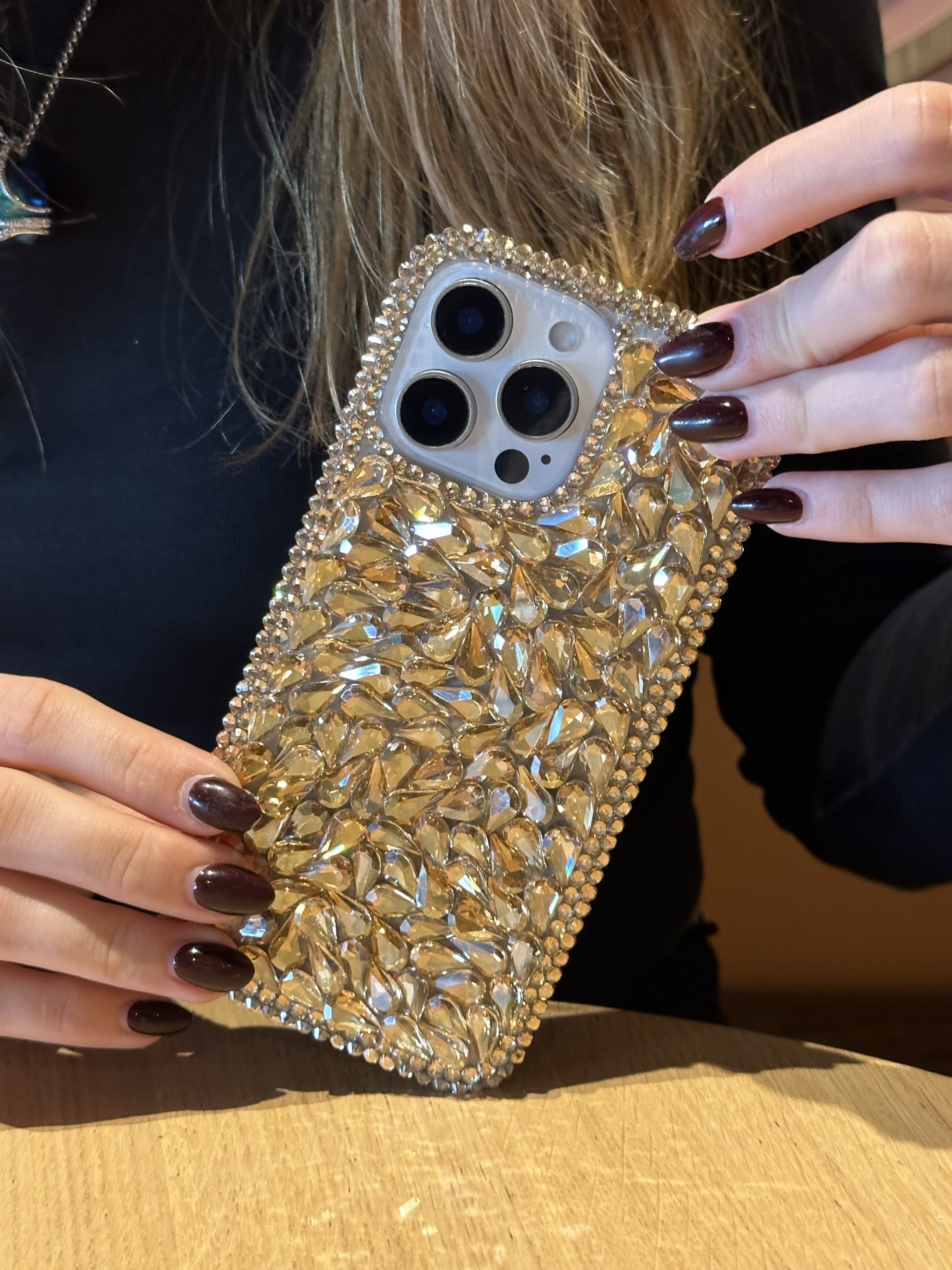 iPhone 15 Pro Uyumlu Lüks Gold Kristal Taşlı Kılıf iPhone 15 Pro Uyumlu Lüks Gold Kristal Taşlı Kılıf