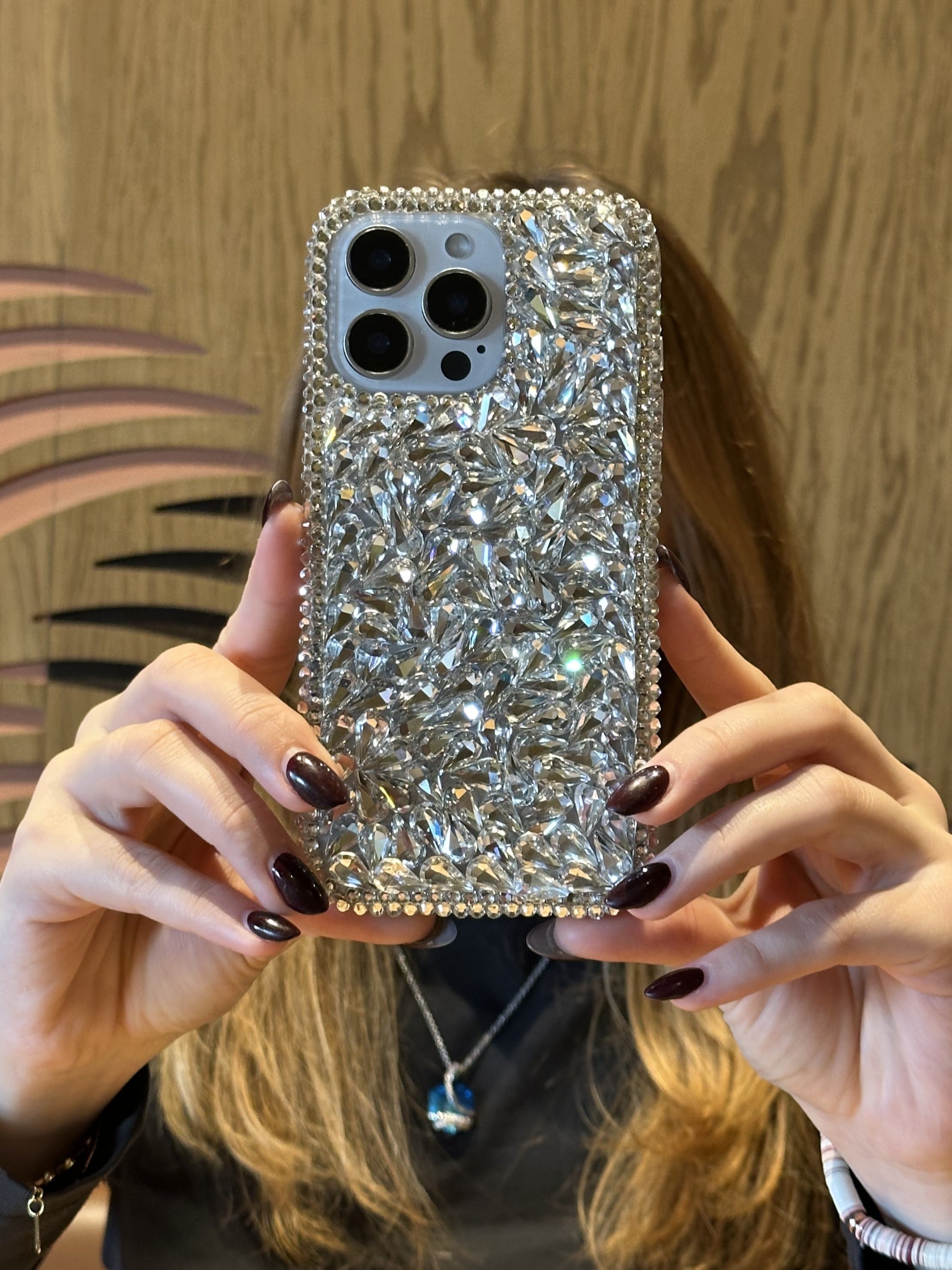 iPhone 15 Pro Uyumlu Lüks Gümüş Kristal Taşlı Kılıf iPhone 15 Pro Uyumlu Lüks Gümüş Kristal Taşlı Kılıf