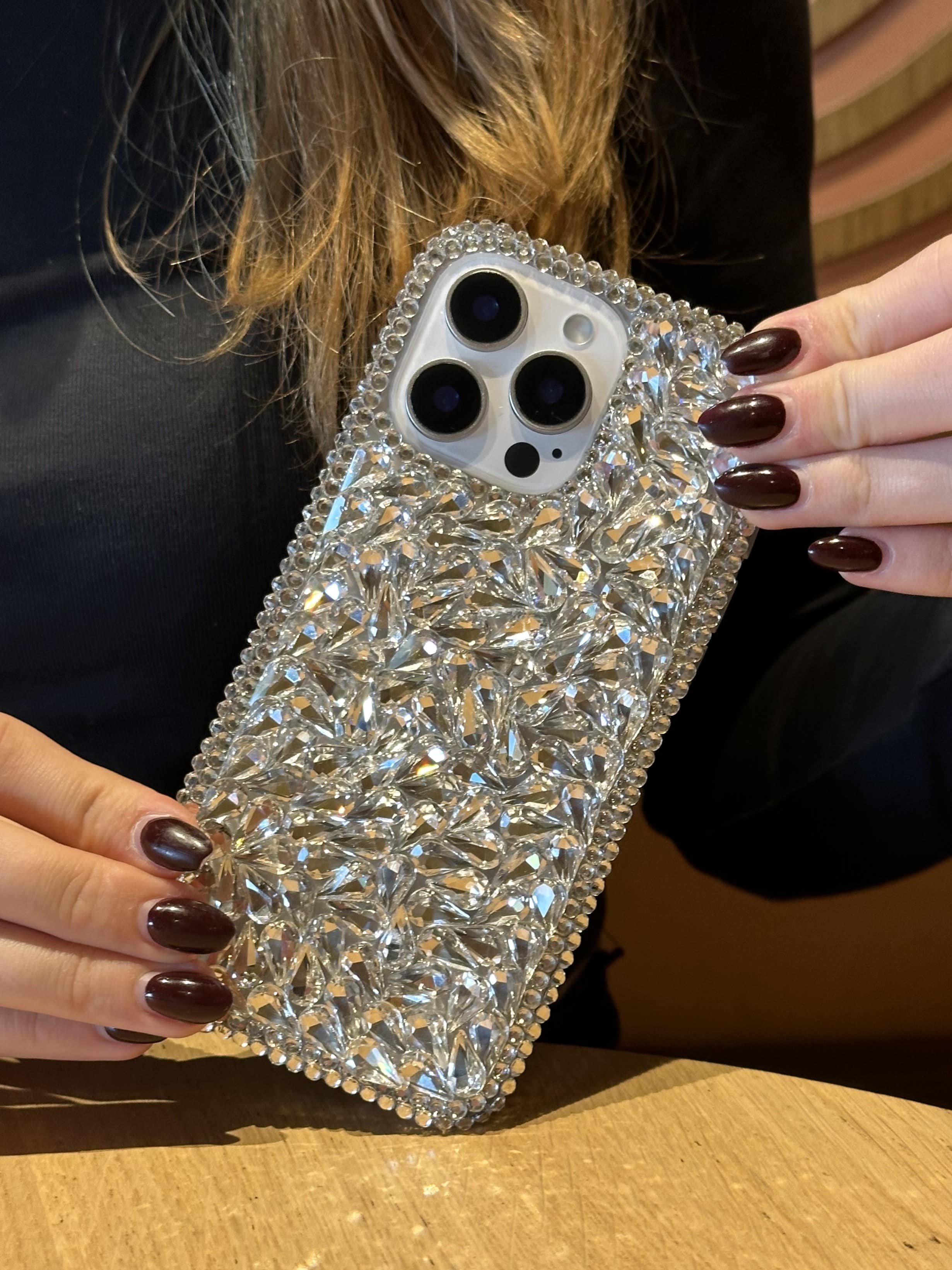 iPhone 15 Pro Uyumlu Lüks Gümüş Kristal Taşlı Kılıf iPhone 15 Pro Uyumlu Lüks Gümüş Kristal Taşlı Kılıf