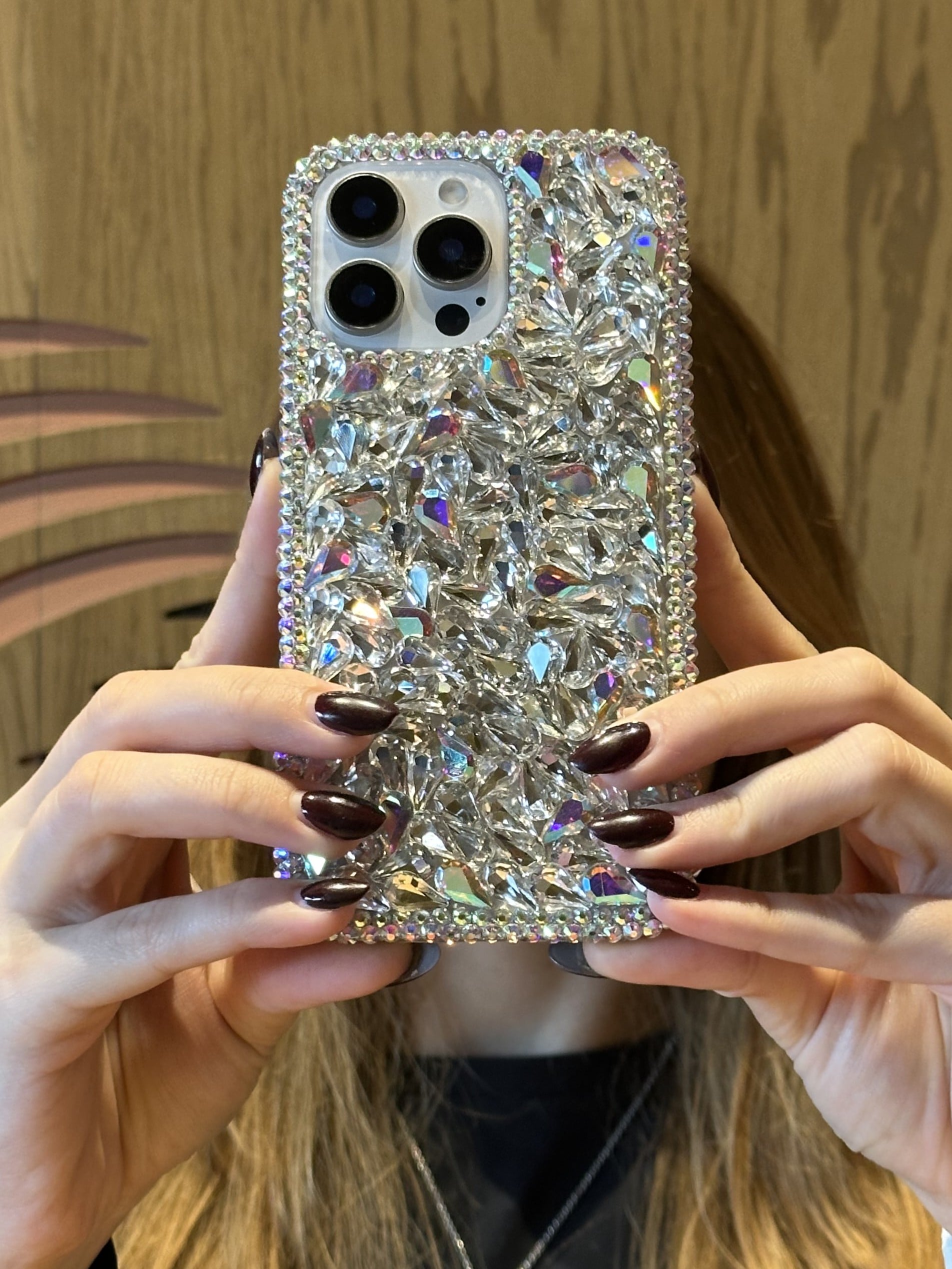 iPhone 15 Pro Uyumlu Lüks Hologram Kristal Taşlı Kılıf iPhone 15 Pro Uyumlu Lüks Hologram Kristal Taşlı Kılıf