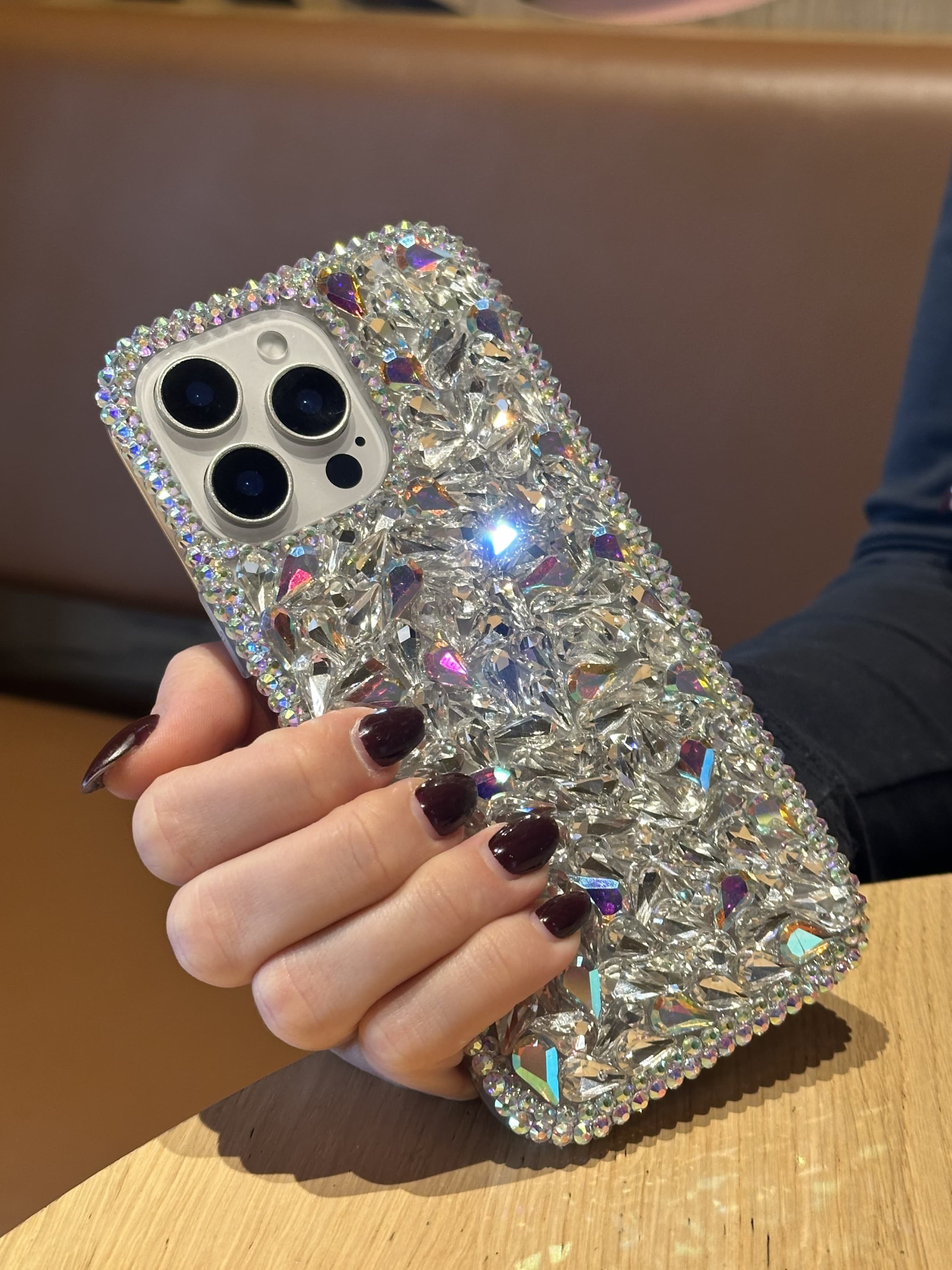 iPhone 15 Pro Uyumlu Lüks Hologram Kristal Taşlı Kılıf iPhone 15 Pro Uyumlu Lüks Hologram Kristal Taşlı Kılıf
