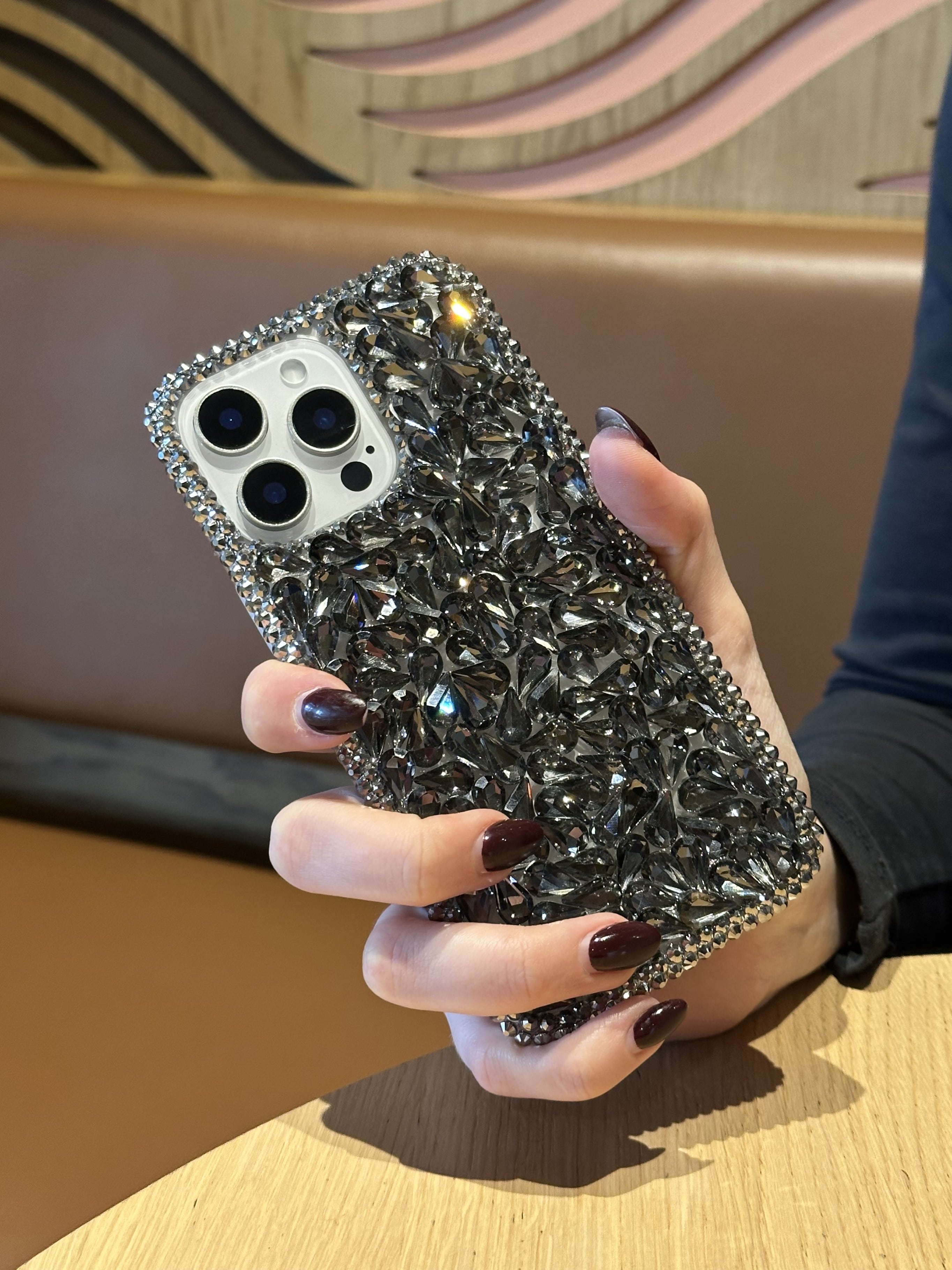 iPhone 15 Pro Uyumlu Lüks Siyah Kristal Taşlı Kılıf iPhone 15 Pro Uyumlu Lüks Siyah Kristal Taşlı Kılıf
