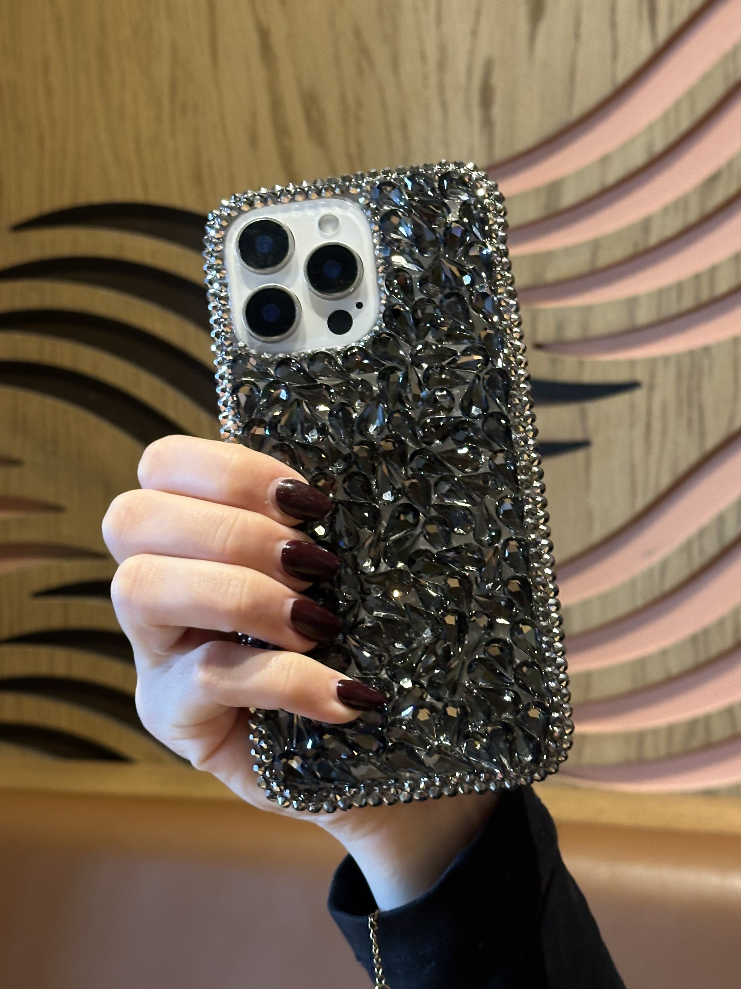 iPhone 15 Pro Uyumlu Lüks Siyah Kristal Taşlı Kılıf iPhone 15 Pro Uyumlu Lüks Siyah Kristal Taşlı Kılıf