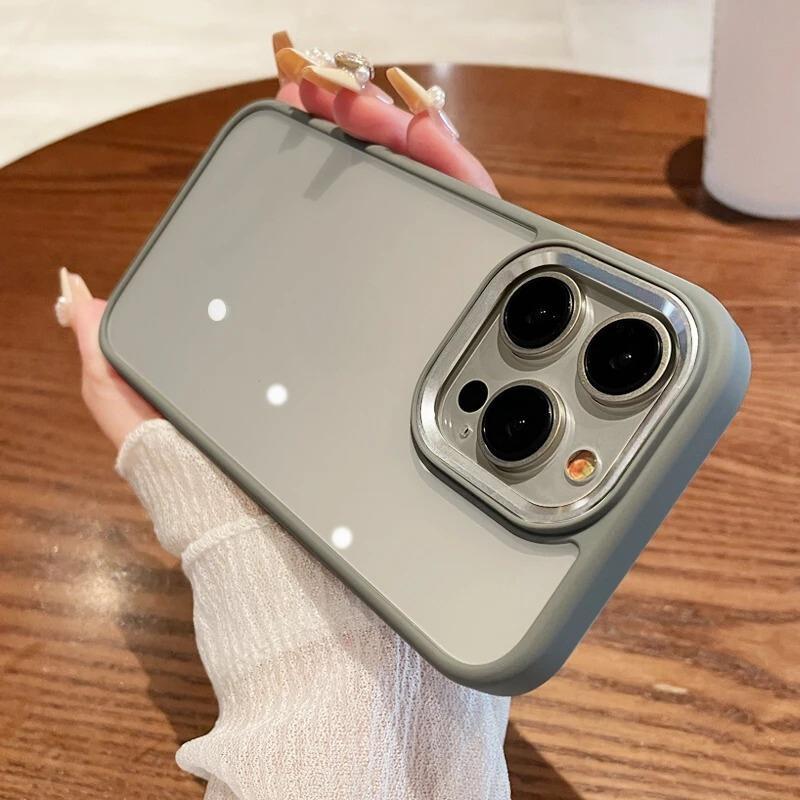 iPhone 15 Pro Uyumlu Sararmaz Mika Titanyum Gri Kılıf iPhone 15 Pro Uyumlu Sararmaz Mika Titanyum Gri Kılıf