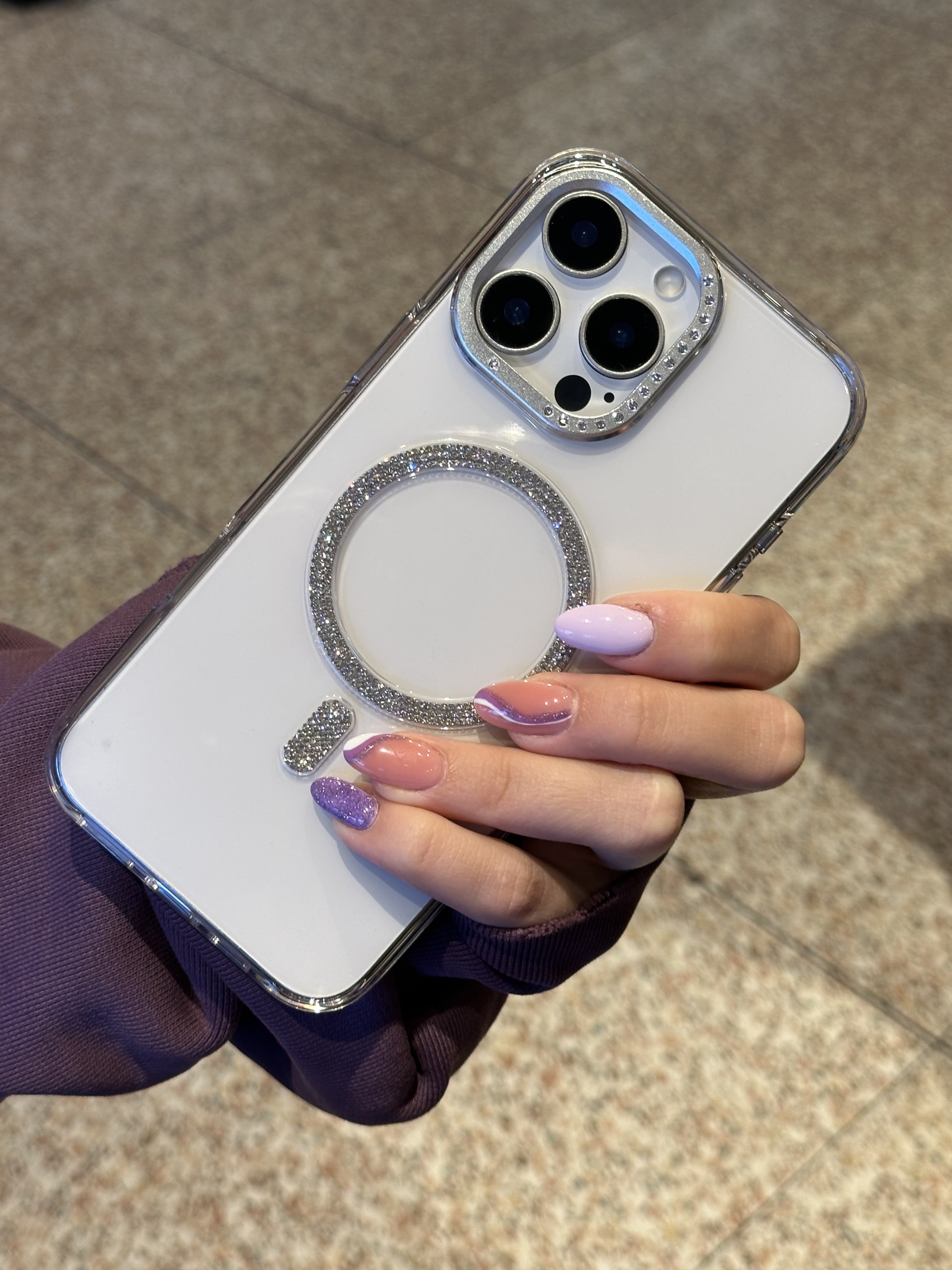 iPhone 15 Pro Uyumlu Sararmaz Sert Mika MagSafe Pırlanta Taşlı Şeffaf Kılıf iPhone 15 Pro Uyumlu Sararmaz Sert Mika MagSafe Pırlanta Taşlı Şeffaf Kılıf