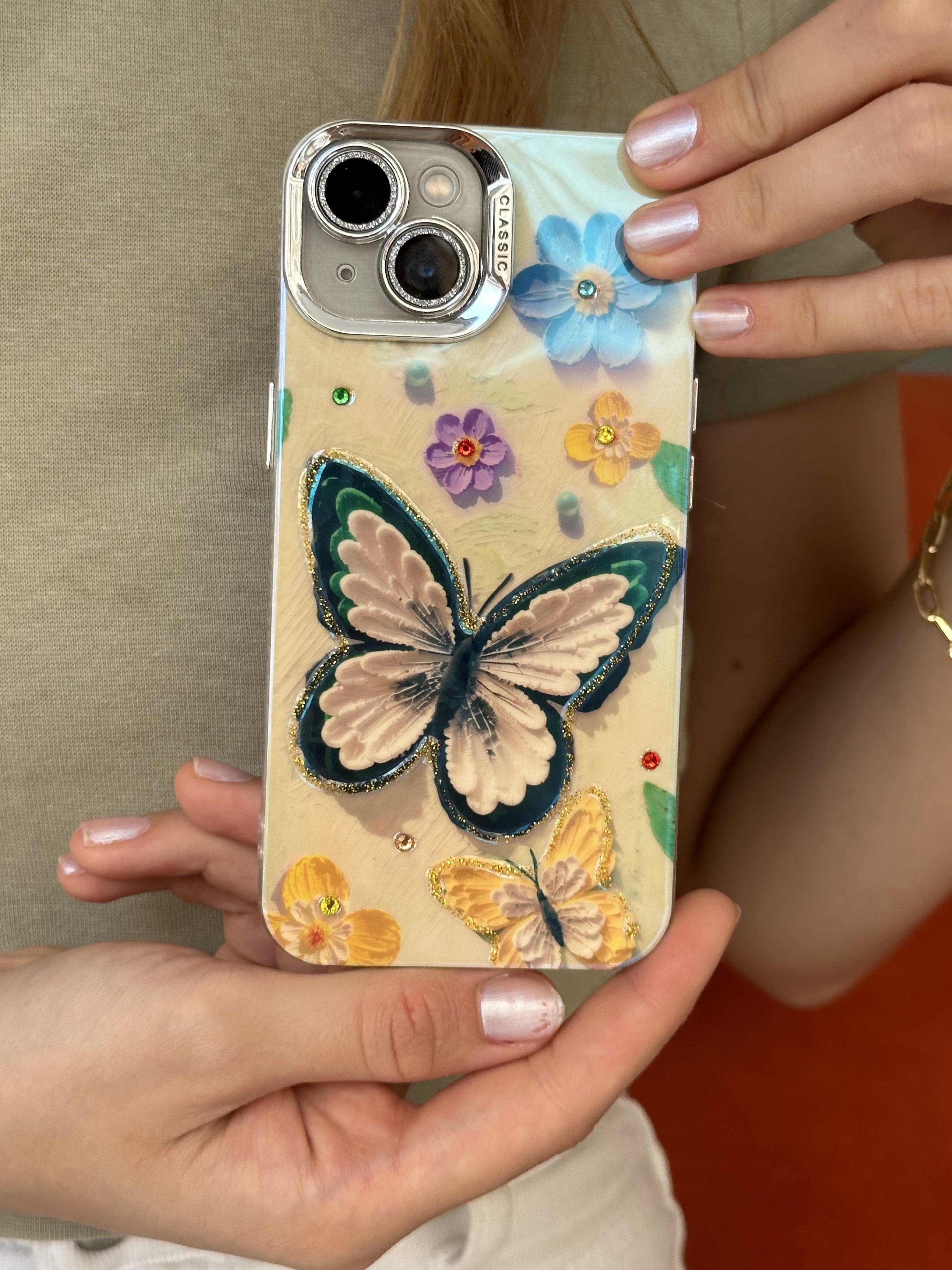 iPhone 15 Uyumlu Lens Korumalı Simli Kelebekli Çiçekli Kılıf iPhone 15 Uyumlu Lens Korumalı Simli Kelebekli Çiçekli Kılıf