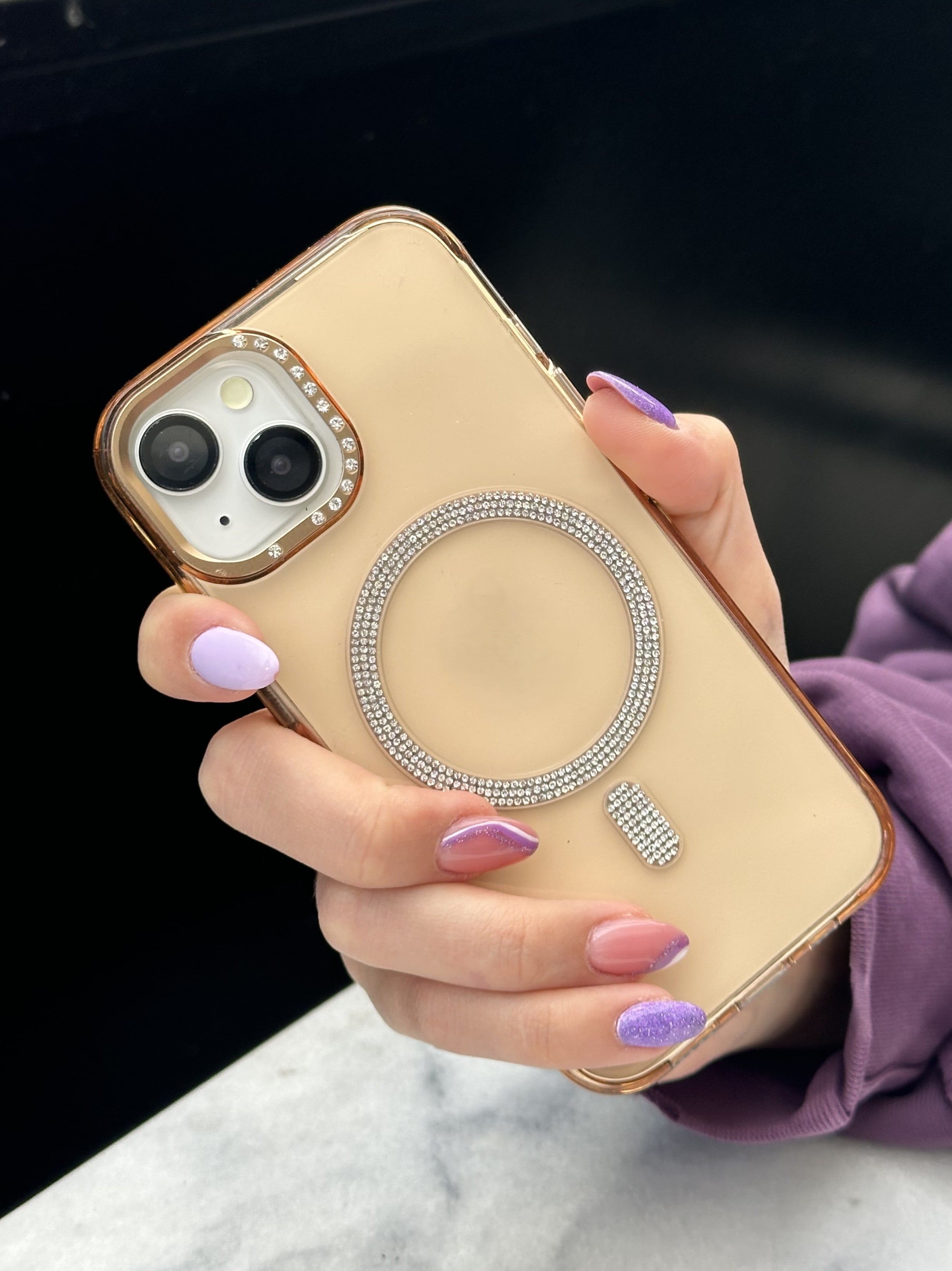 iPhone 15 Uyumlu Sararmaz Sert Mika MagSafe Pırlanta Taşlı Şeffaf Gold Kılıf iPhone 15 Uyumlu Sararmaz Sert Mika MagSafe Pırlanta Taşlı Şeffaf Gold Kılıf