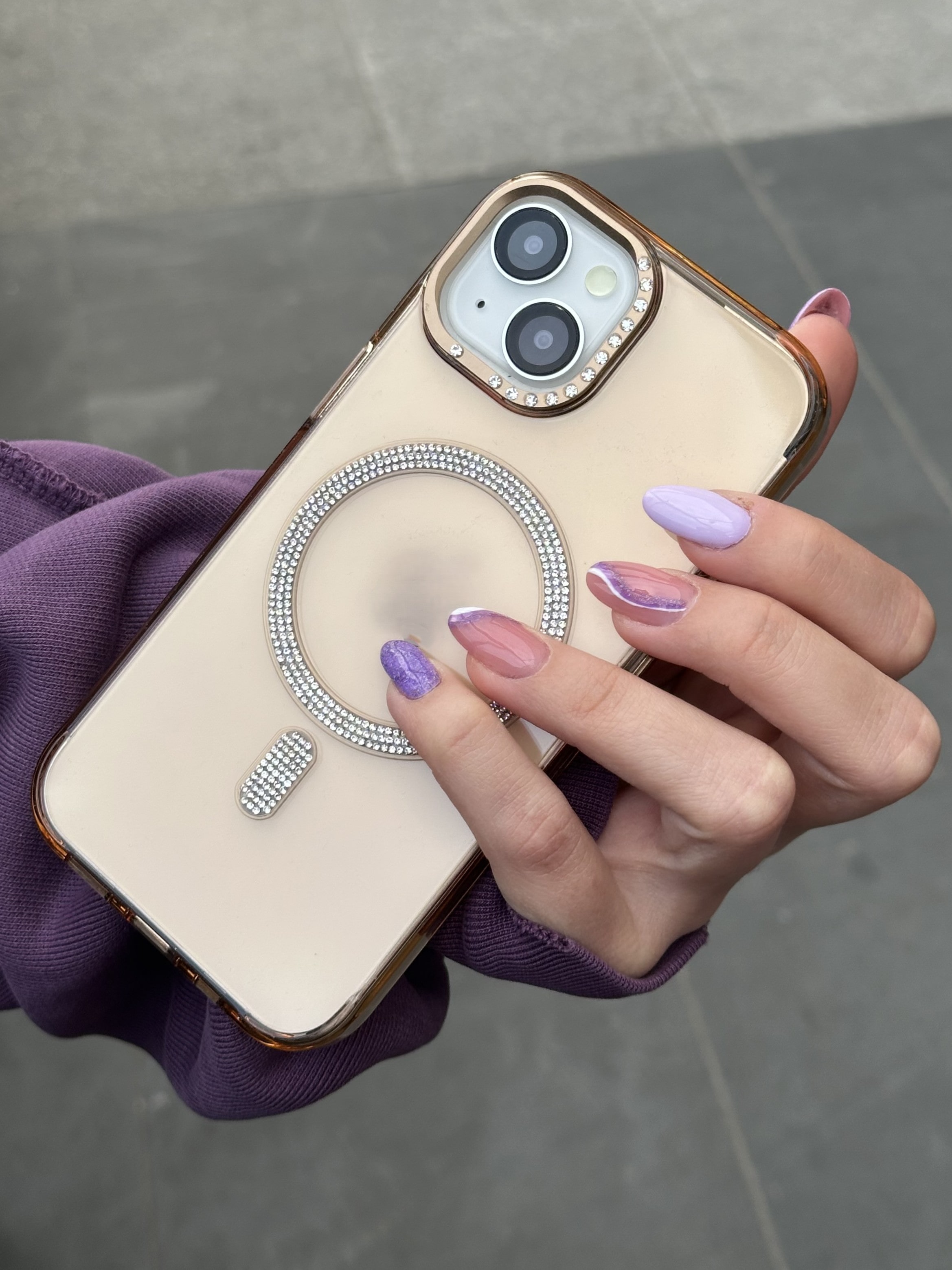 iPhone 15 Uyumlu Sararmaz Sert Mika MagSafe Pırlanta Taşlı Şeffaf Gold Kılıf iPhone 15 Uyumlu Sararmaz Sert Mika MagSafe Pırlanta Taşlı Şeffaf Gold Kılıf