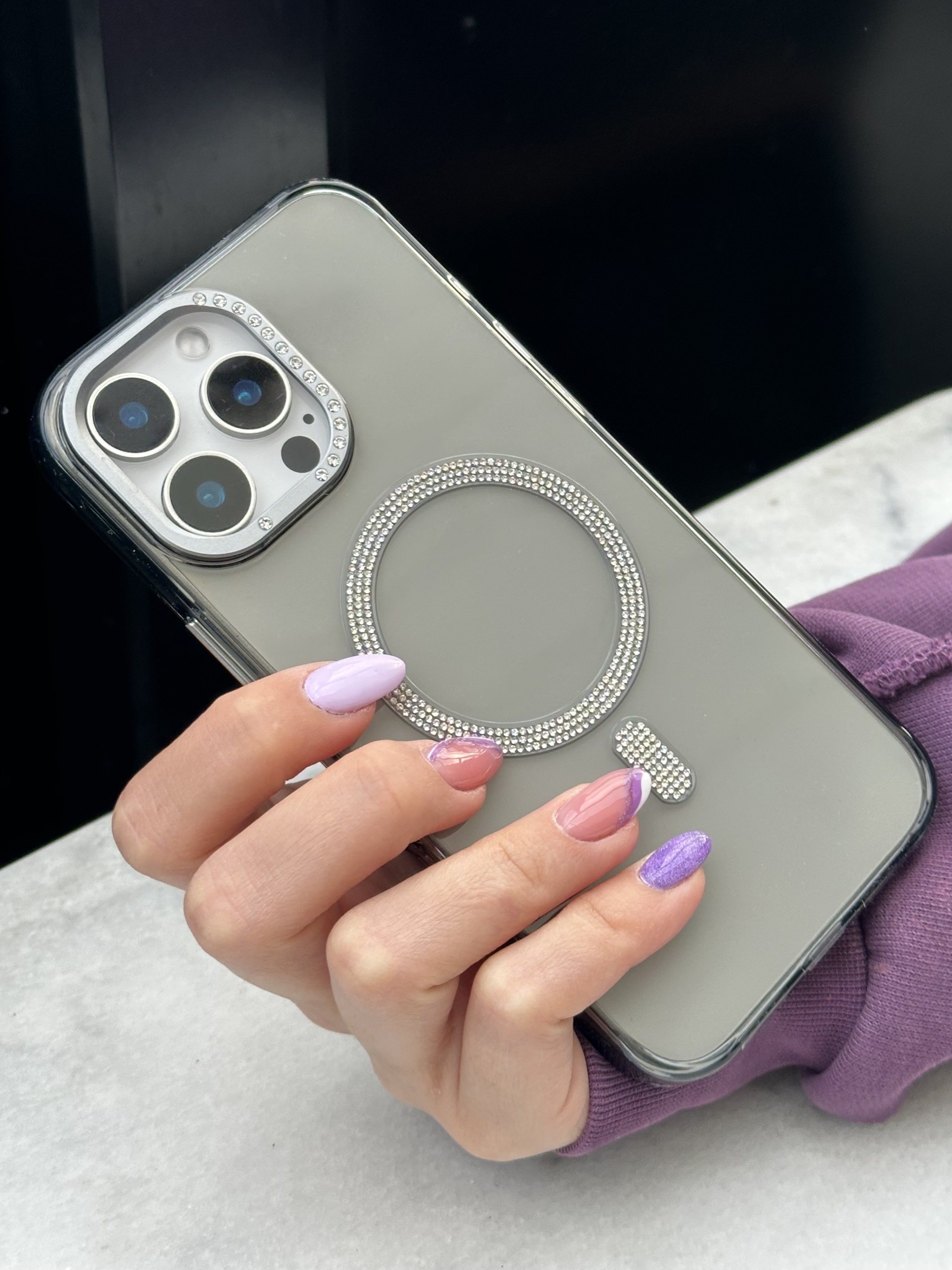 iPhone 16 Pro Max Uyumlu Sararmaz Sert Mika MagSafe Pırlanta Taşlı Şeffaf Siyah Kılıf iPhone 16 Pro Max Uyumlu Sararmaz Sert Mika MagSafe Pırlanta Taşlı Şeffaf Siyah Kılıf