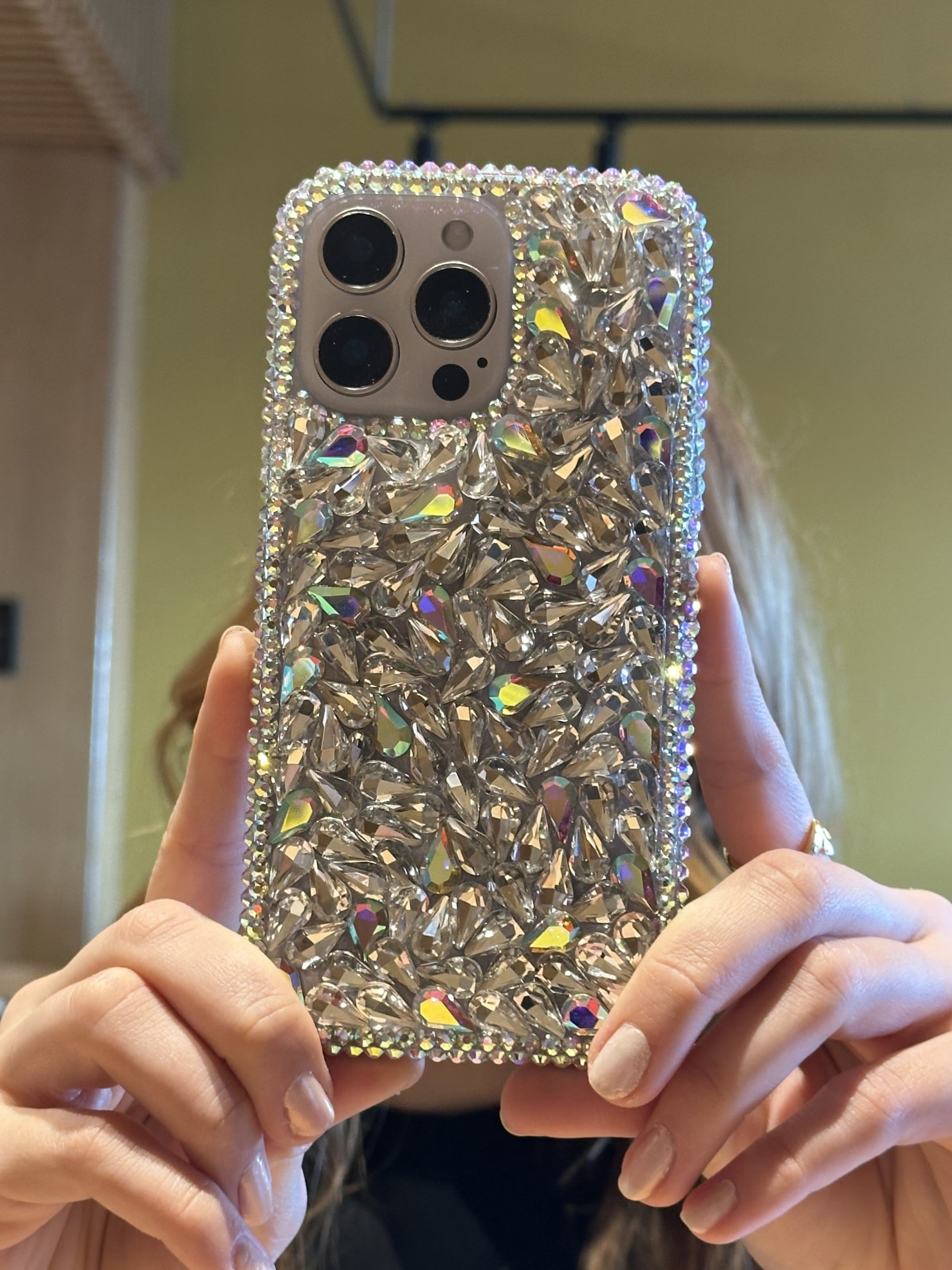 iPhone 16 Pro Uyumlu Lüks Hologram Kristal Taşlı Kılıf iPhone 16 Pro Uyumlu Lüks Hologram Kristal Taşlı Kılıf