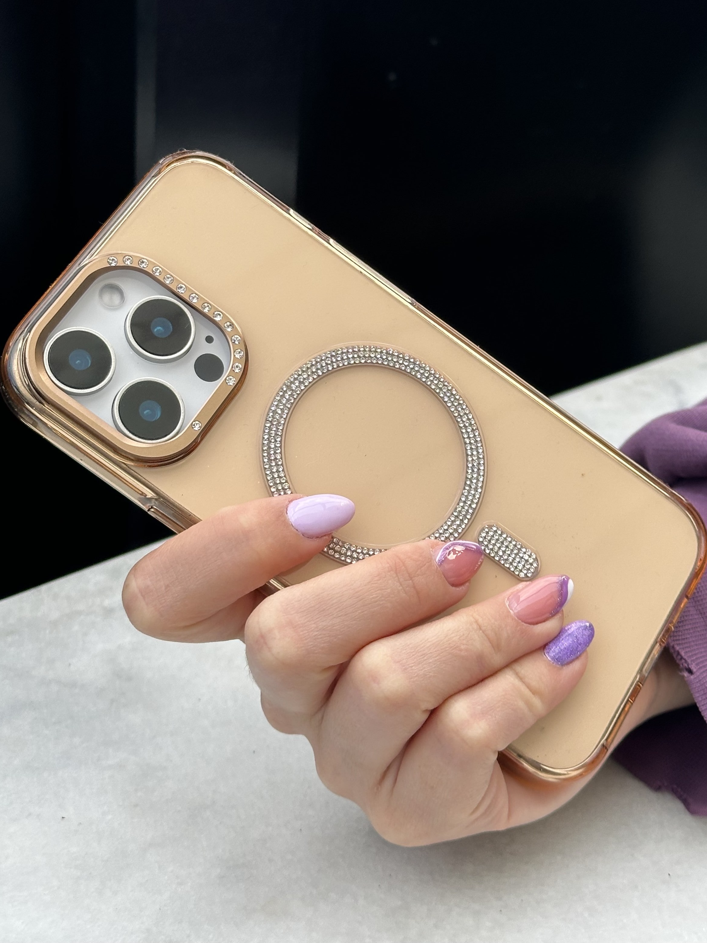 iPhone 16 Pro Uyumlu Sararmaz Sert Mika MagSafe Pırlanta Taşlı Şeffaf Gold Kılıf iPhone 16 Pro Uyumlu Sararmaz Sert Mika MagSafe Pırlanta Taşlı Şeffaf Gold Kılıf